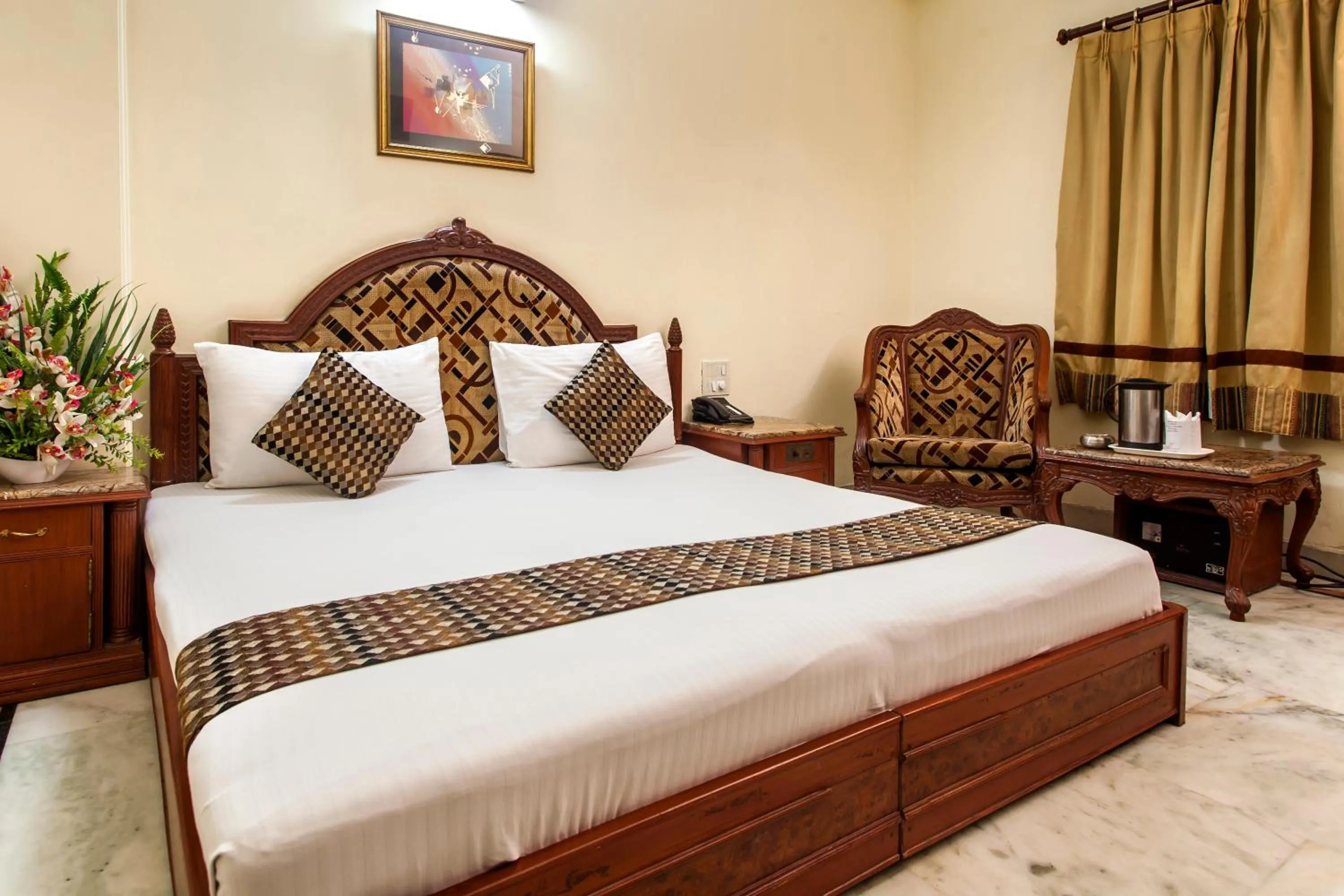 Bedroom, Bed in Hotel Sunstar Residency