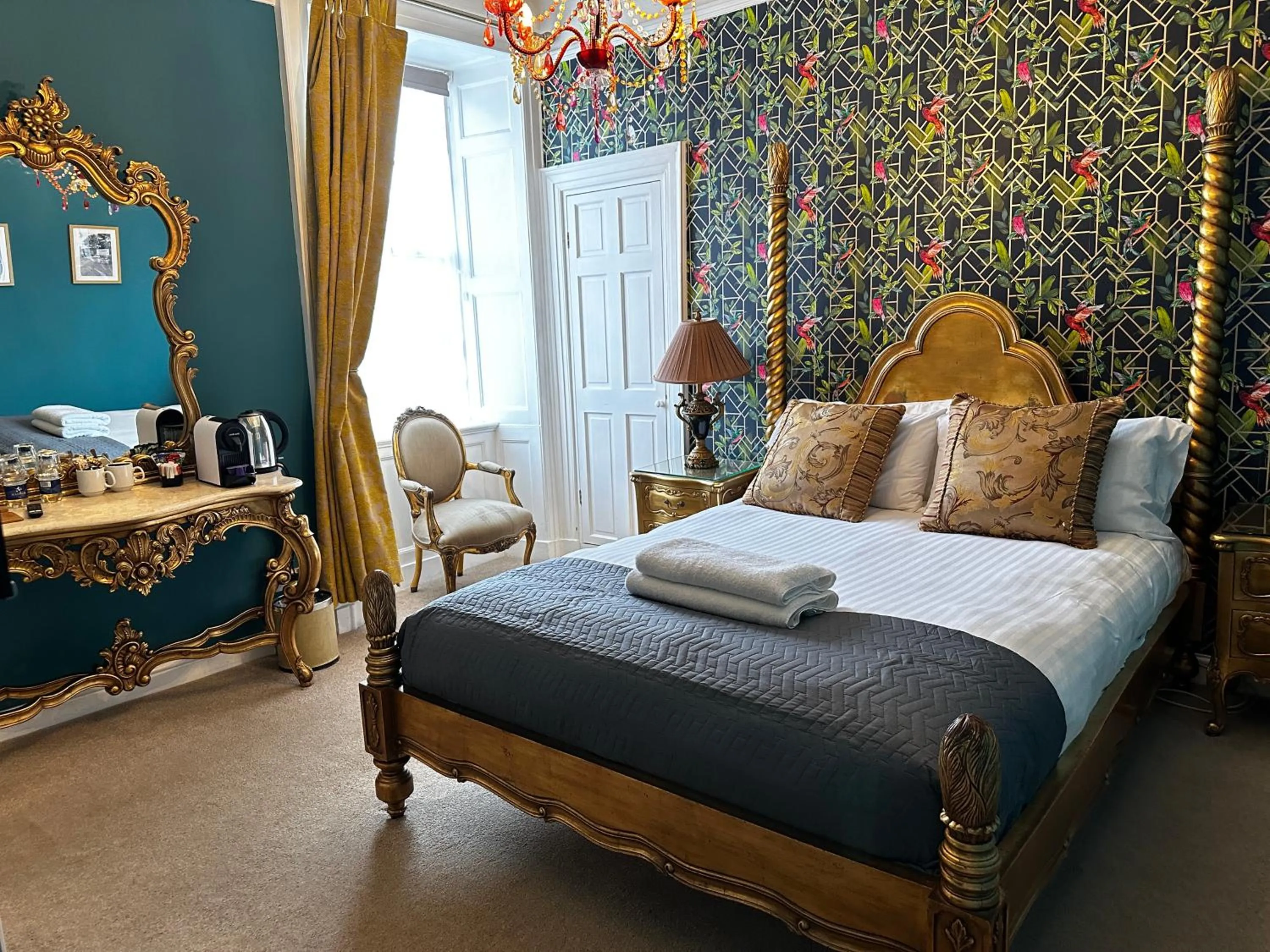 Bed in The Golden Fleece Inn