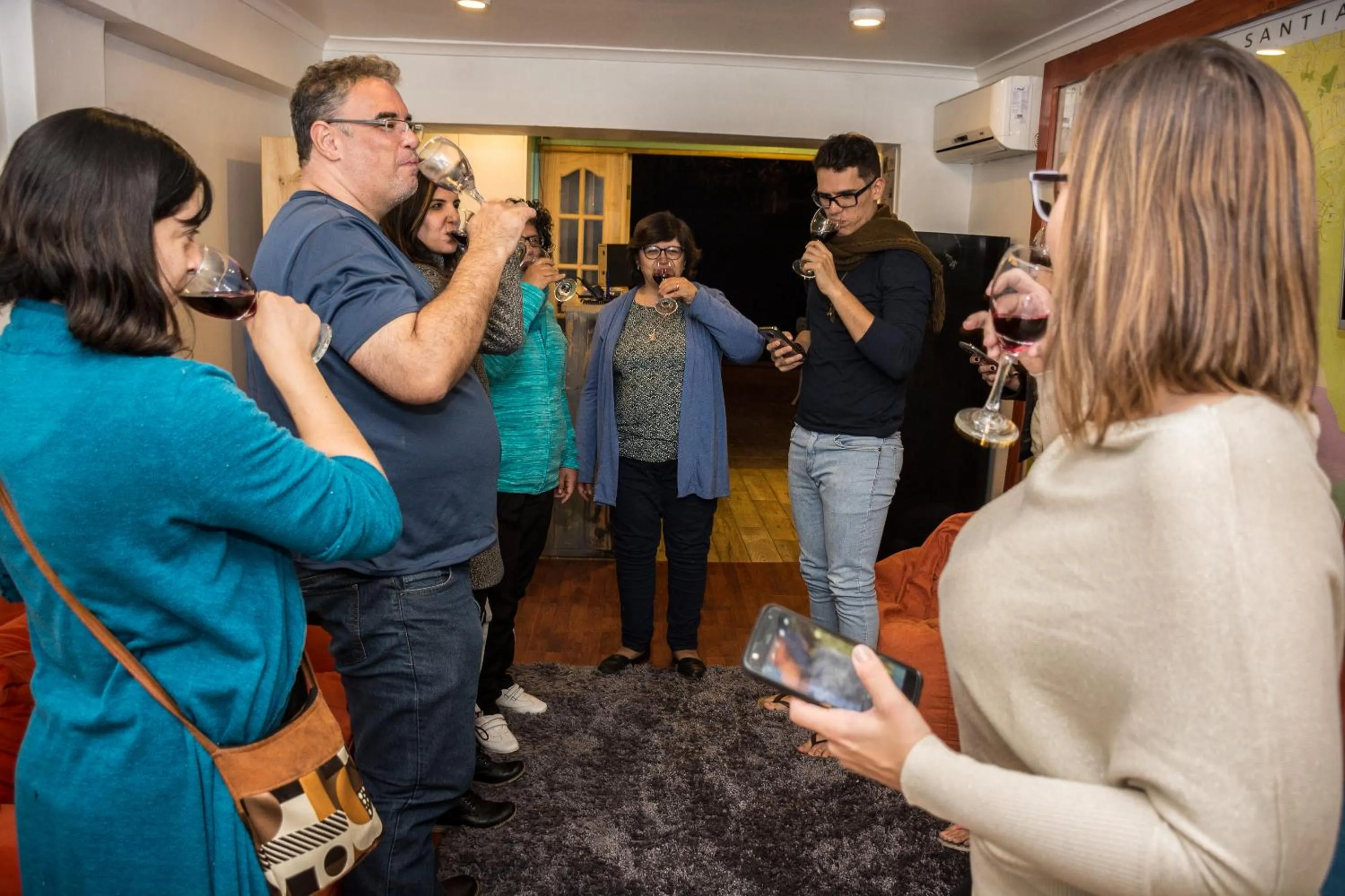 Evening entertainment in Hostal Casa Aborigen