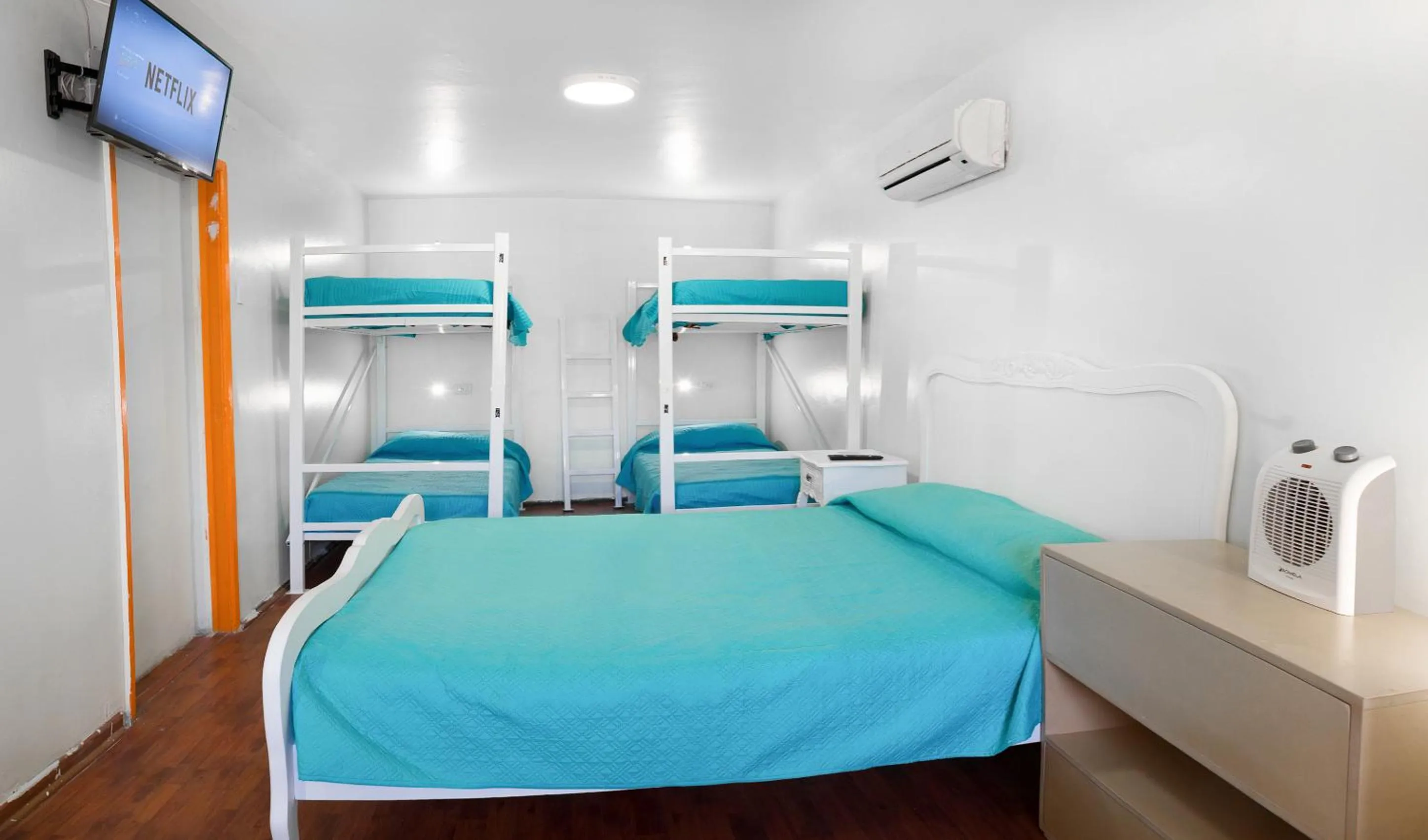 Bedroom, Bed in Hostal Casa Aborigen