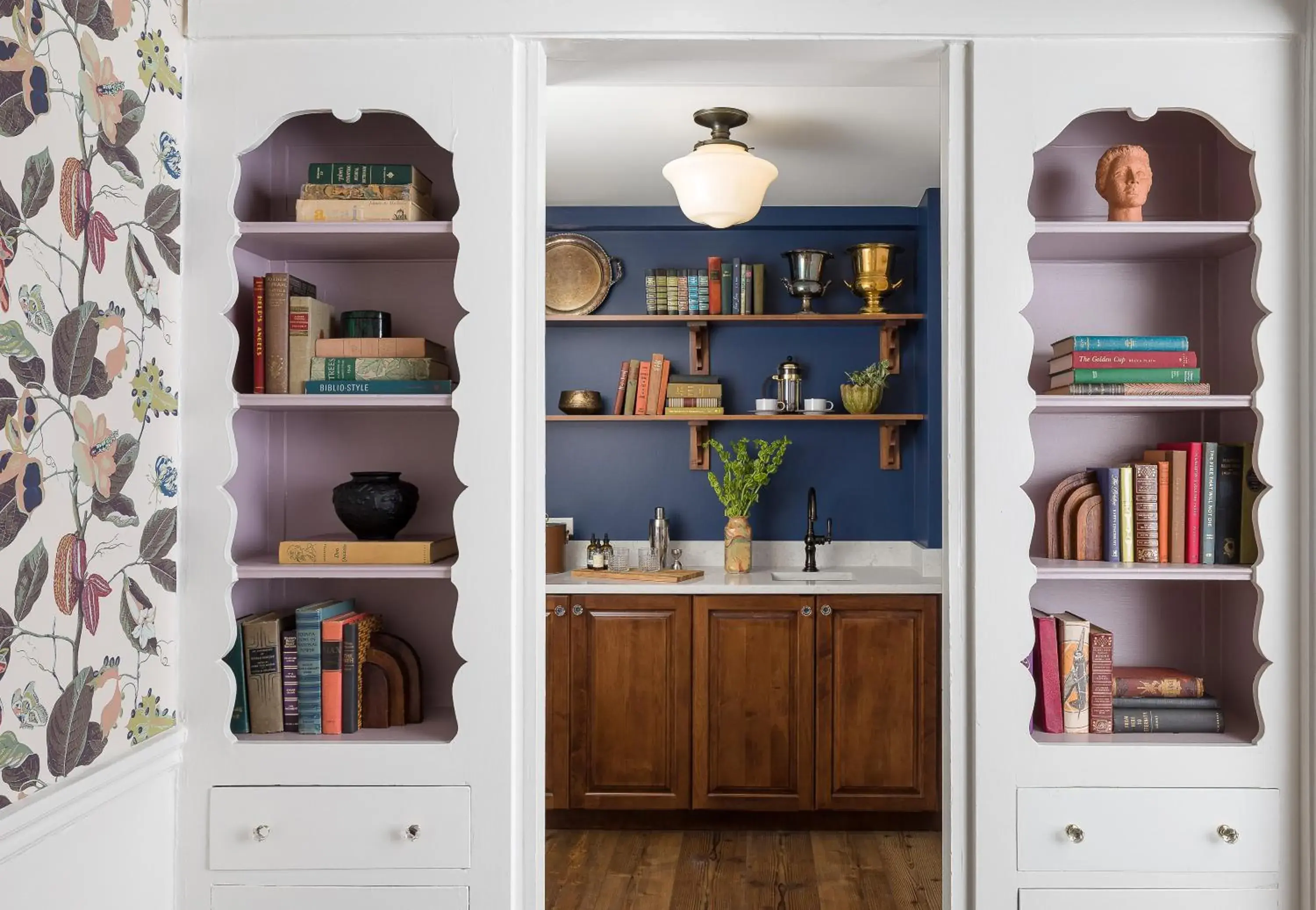 Queen Suite in Graduate by Hilton Evanston Queen Suite in Graduate by Hilton Evanston