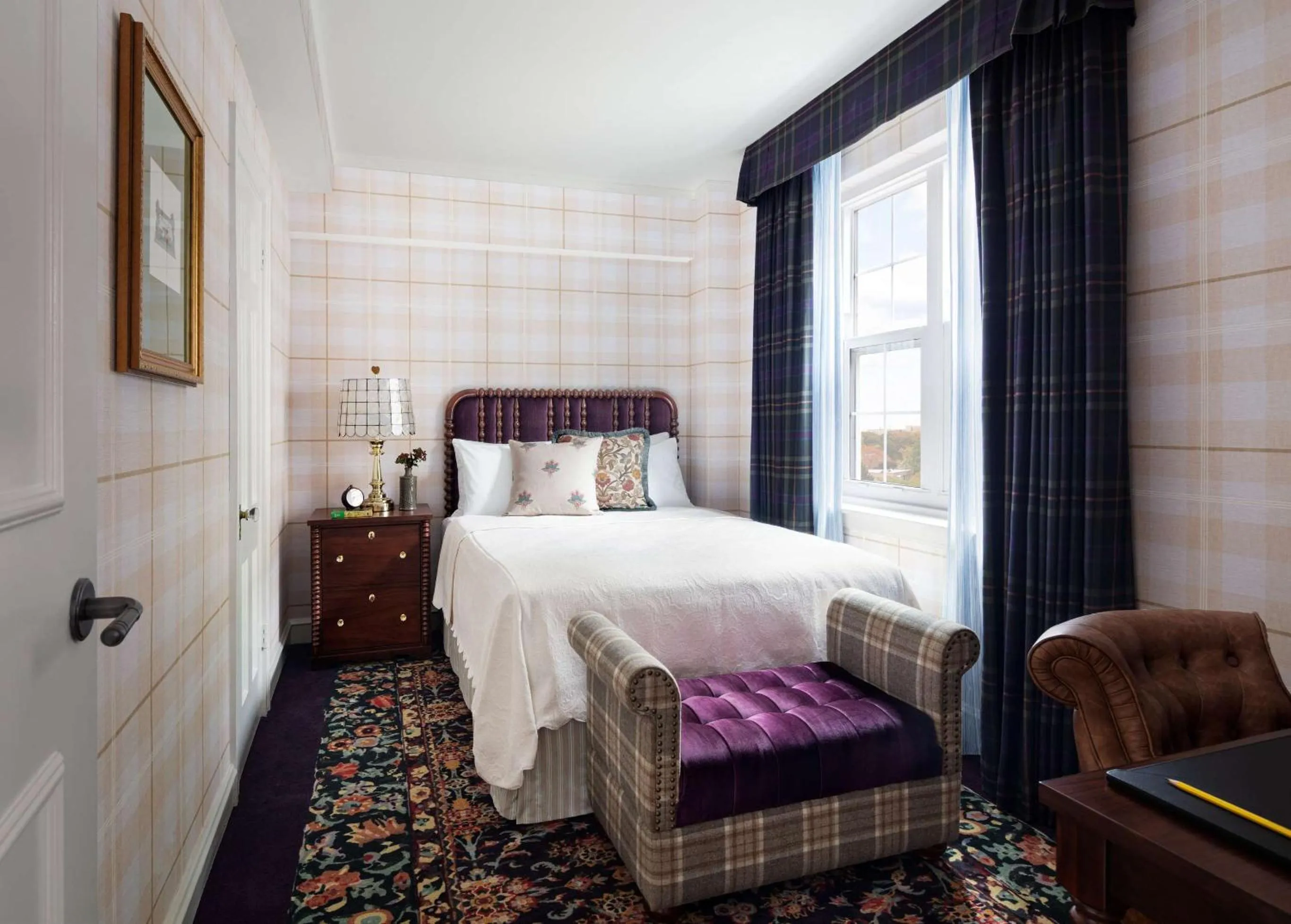 Bed in Graduate by Hilton Evanston