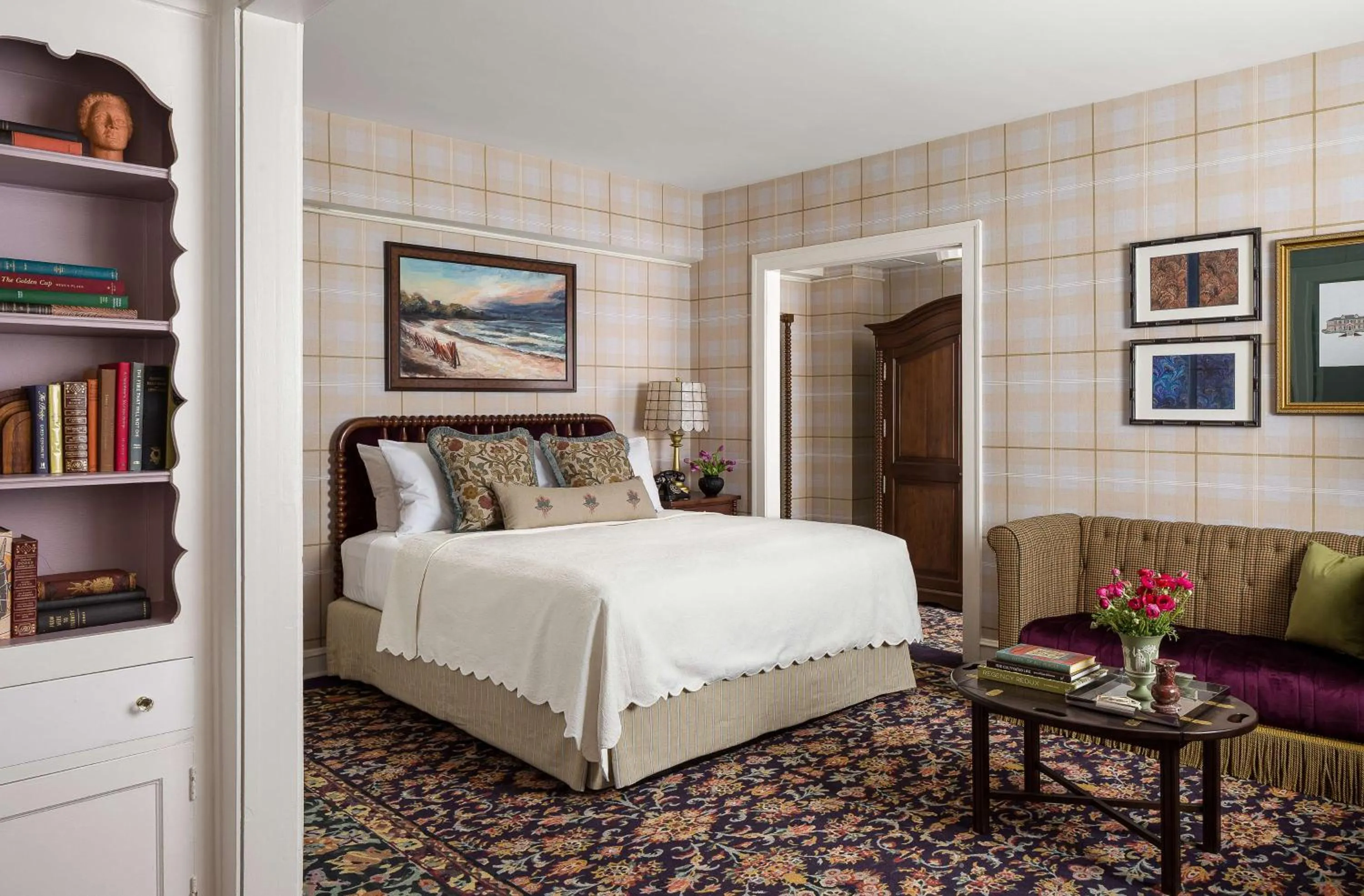 Bed in Graduate by Hilton Evanston