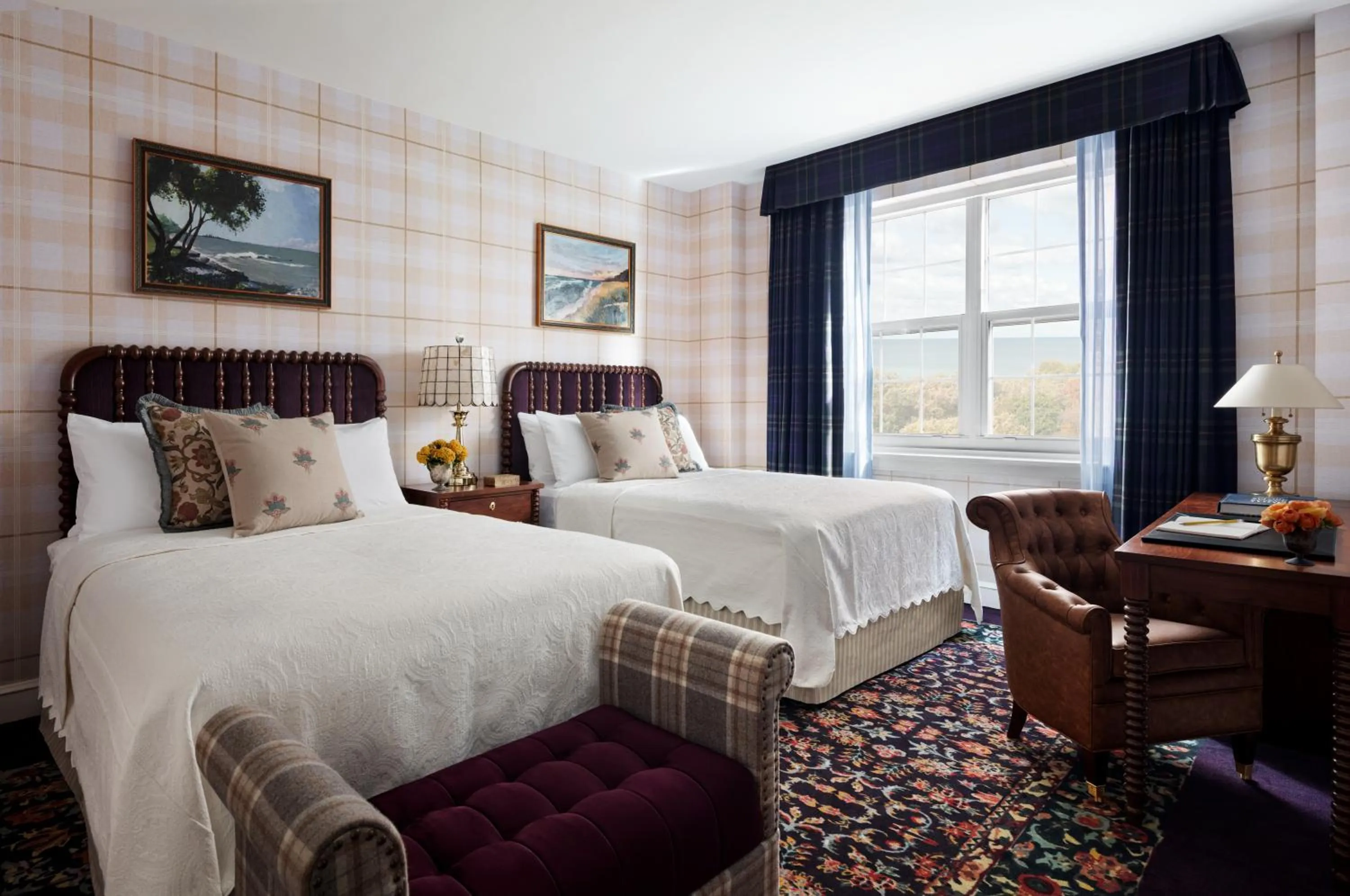 Bed in Graduate by Hilton Evanston