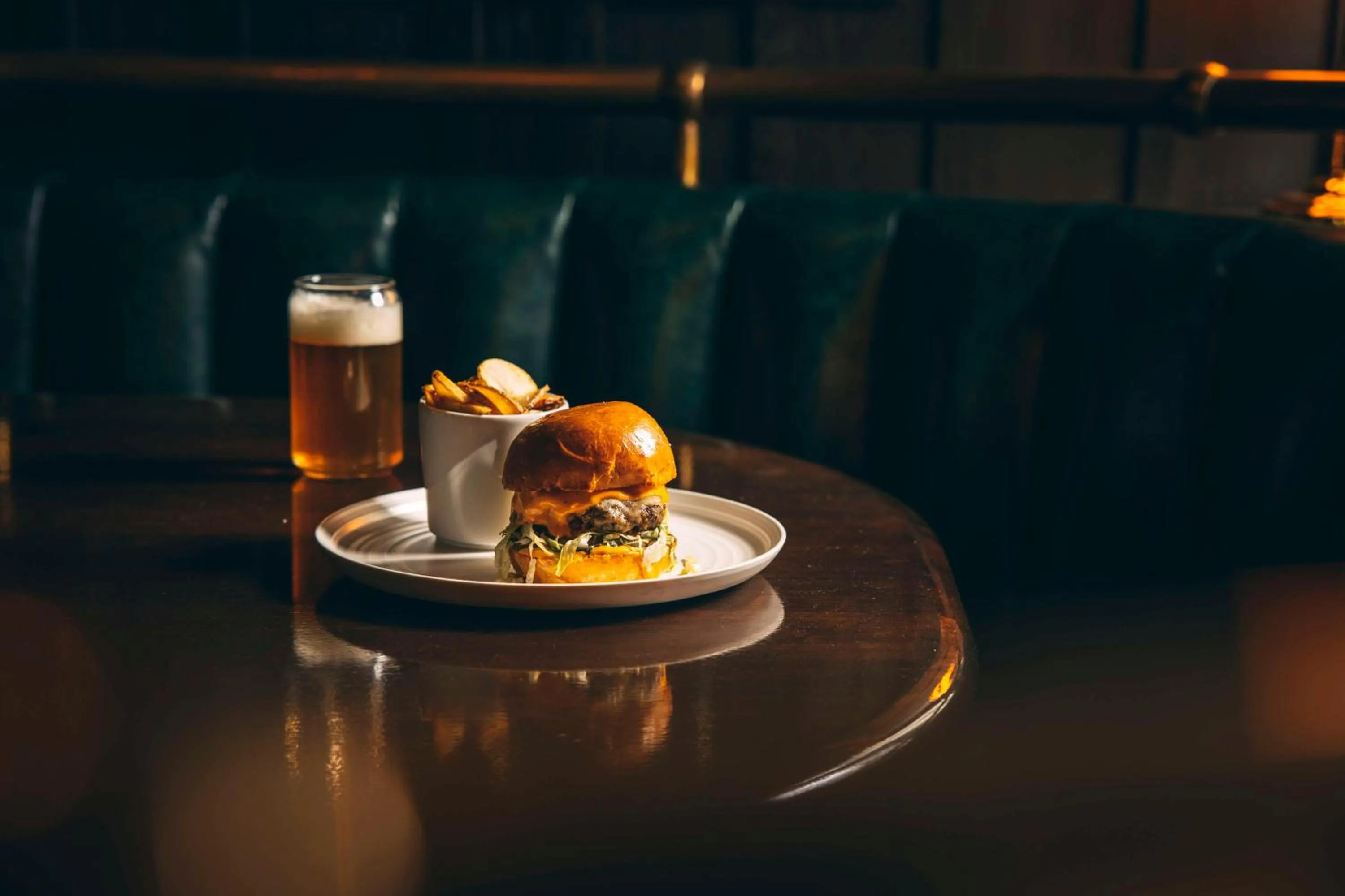 Dining area in Graduate by Hilton Evanston