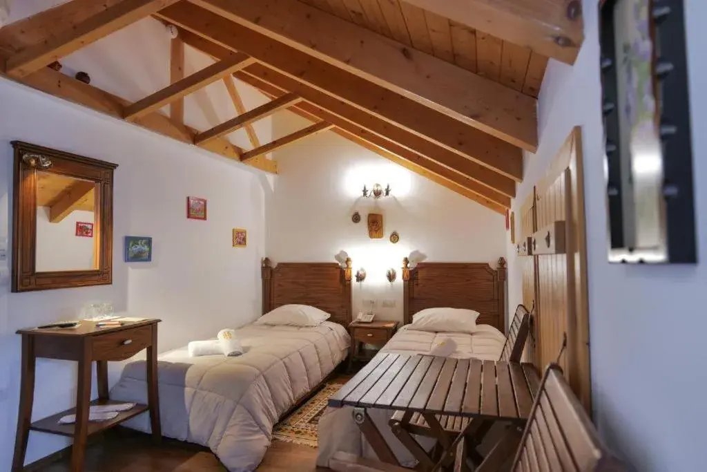 Twin Room with Terrace in Hotel Bineri Twin Room with Terrace in Hotel Bineri