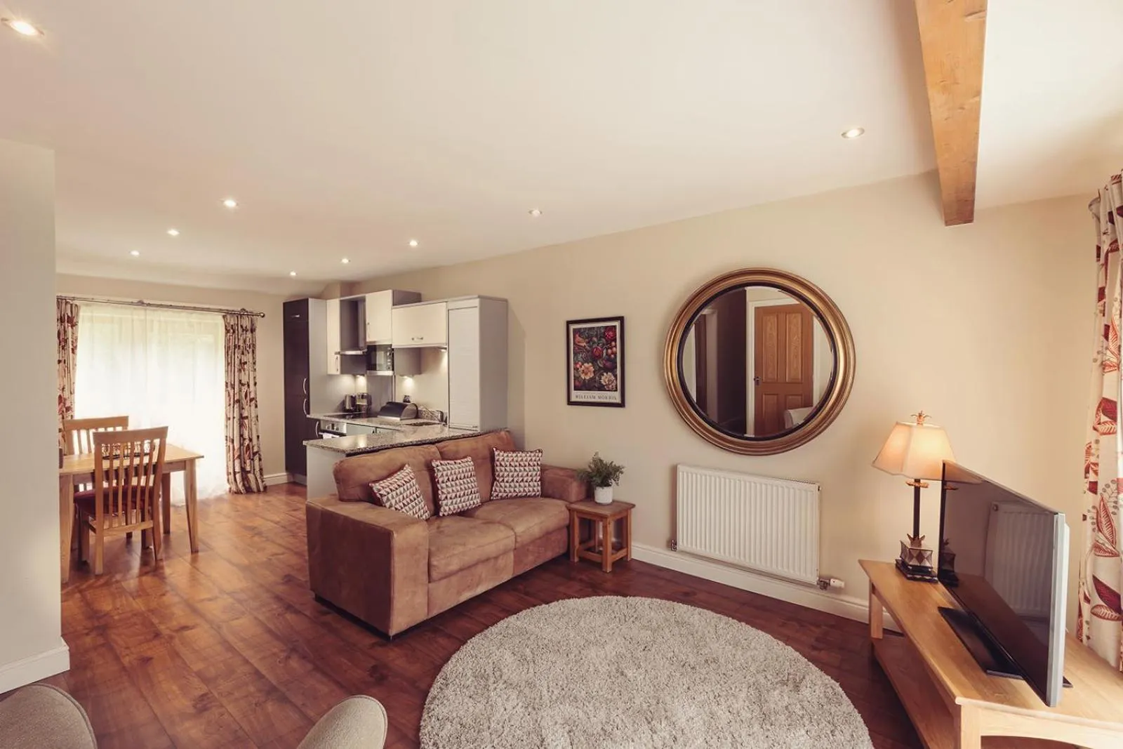 Longlands Inn & Cottages