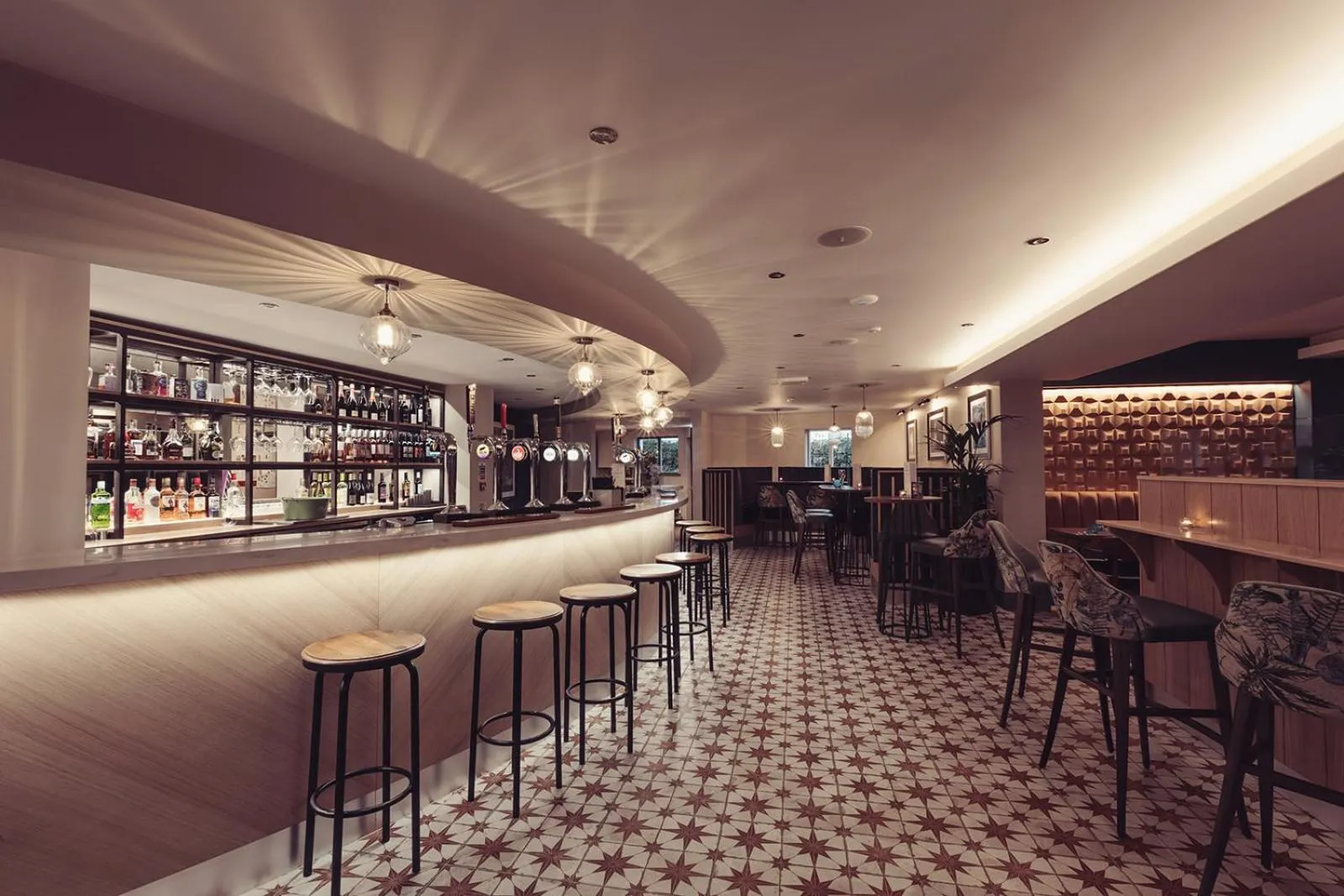 Lounge or bar in Longlands Inn & Cottages