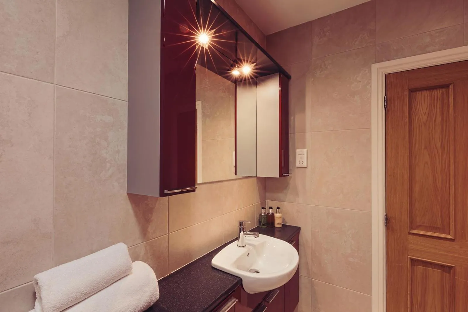 Longlands Inn & Cottages