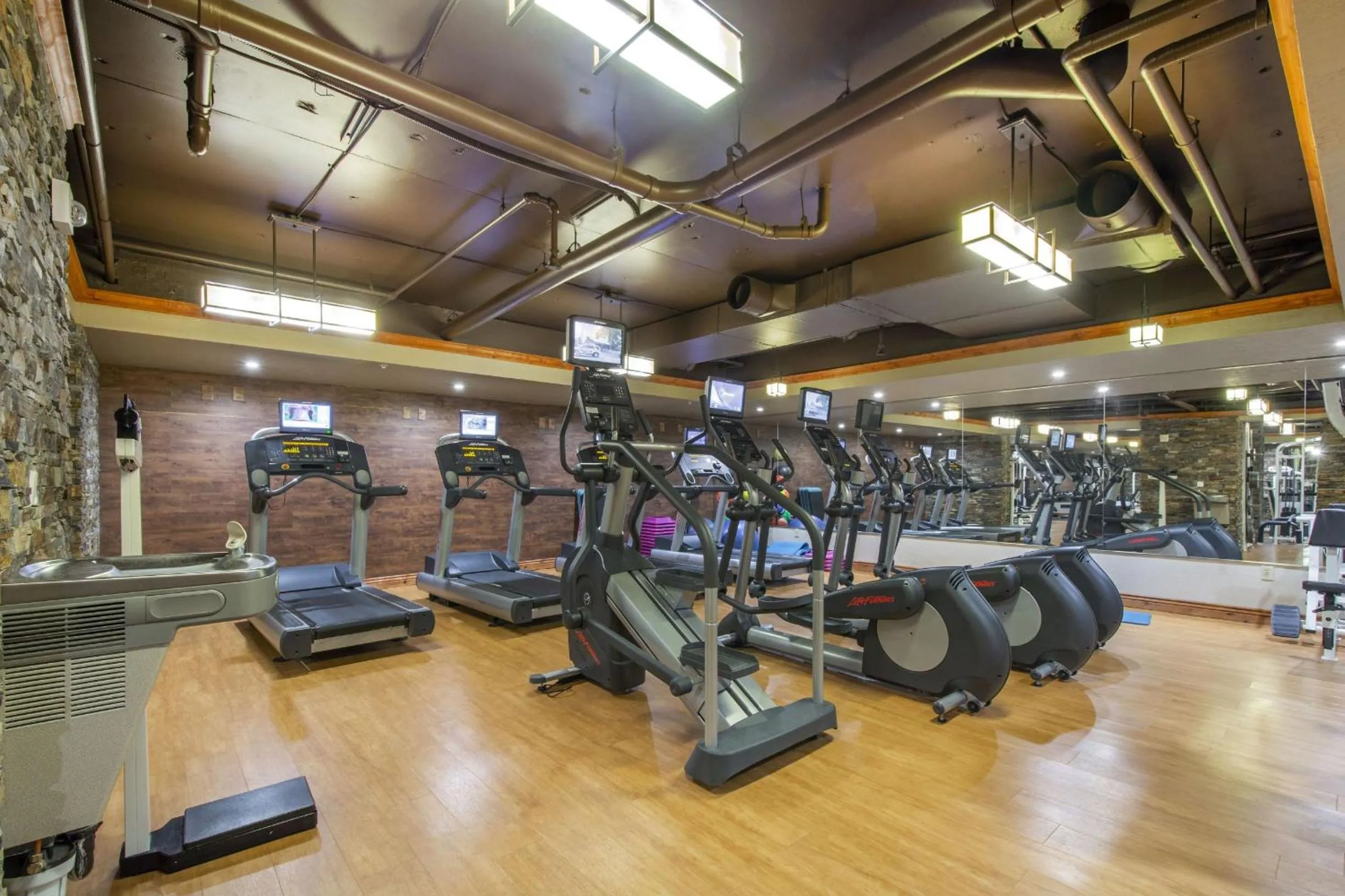 Fitness centre/facilities in Condos at Canyons Resort by White Pines