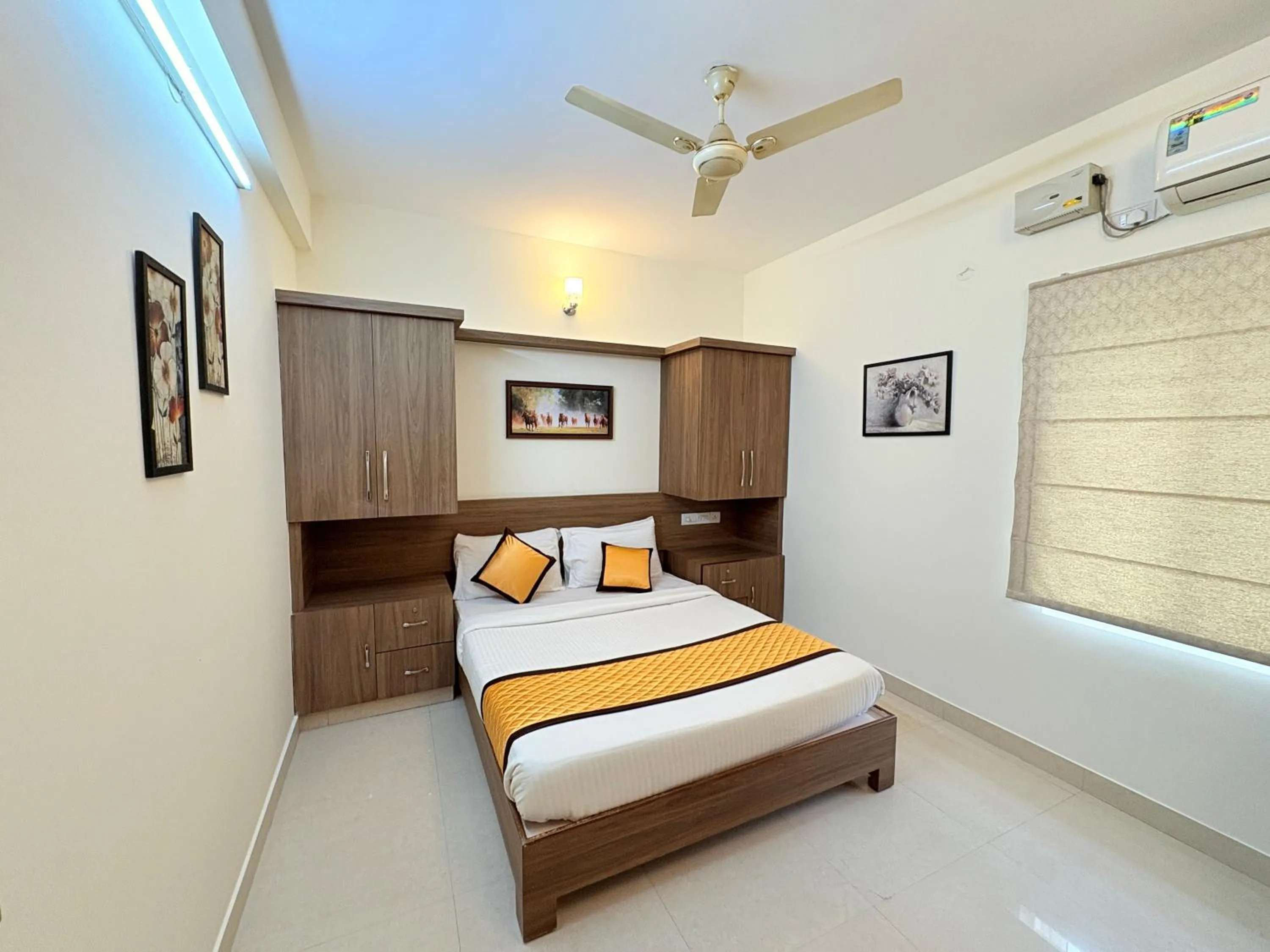Bed in Sunshine Suites-Premium