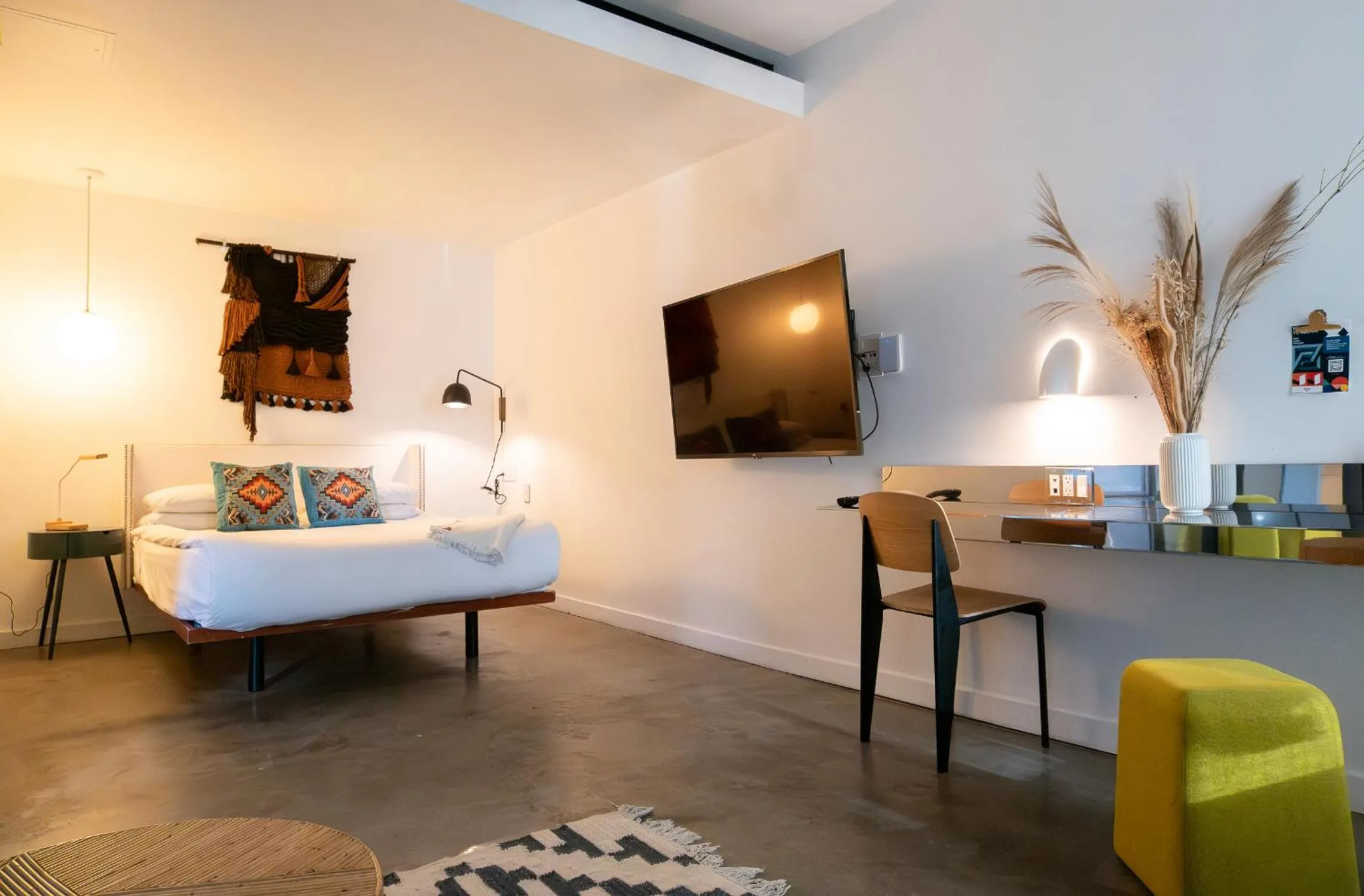 Bedroom, Bed in Selina Chelsea