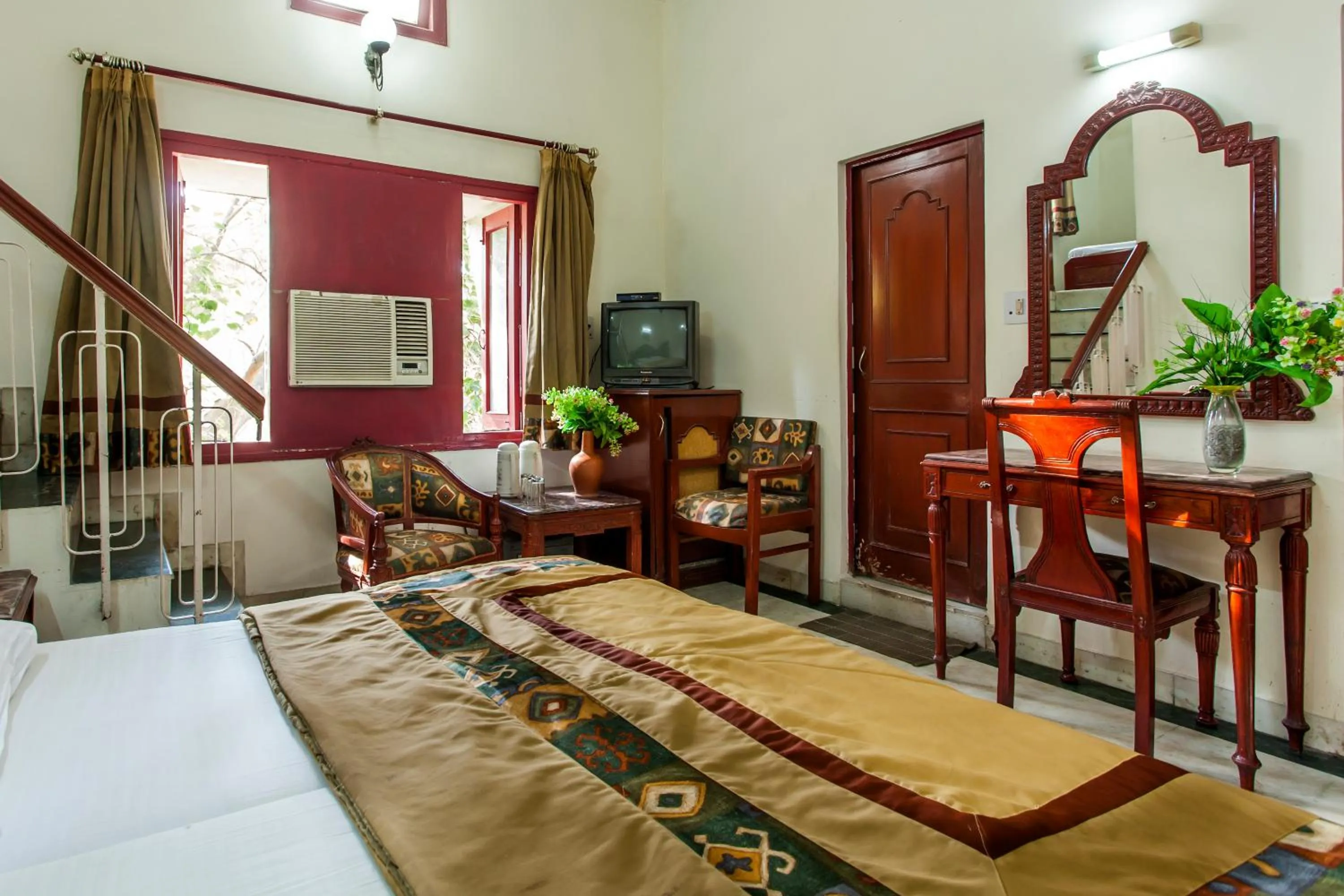 TV and multimedia in Hotel Sunshine