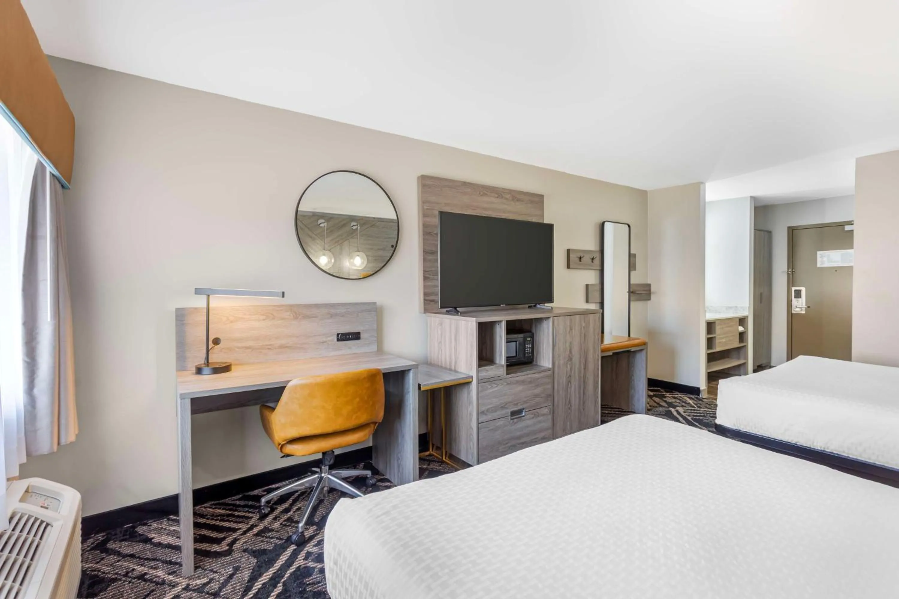 Bedroom, Bed in Best Western Chambersburg