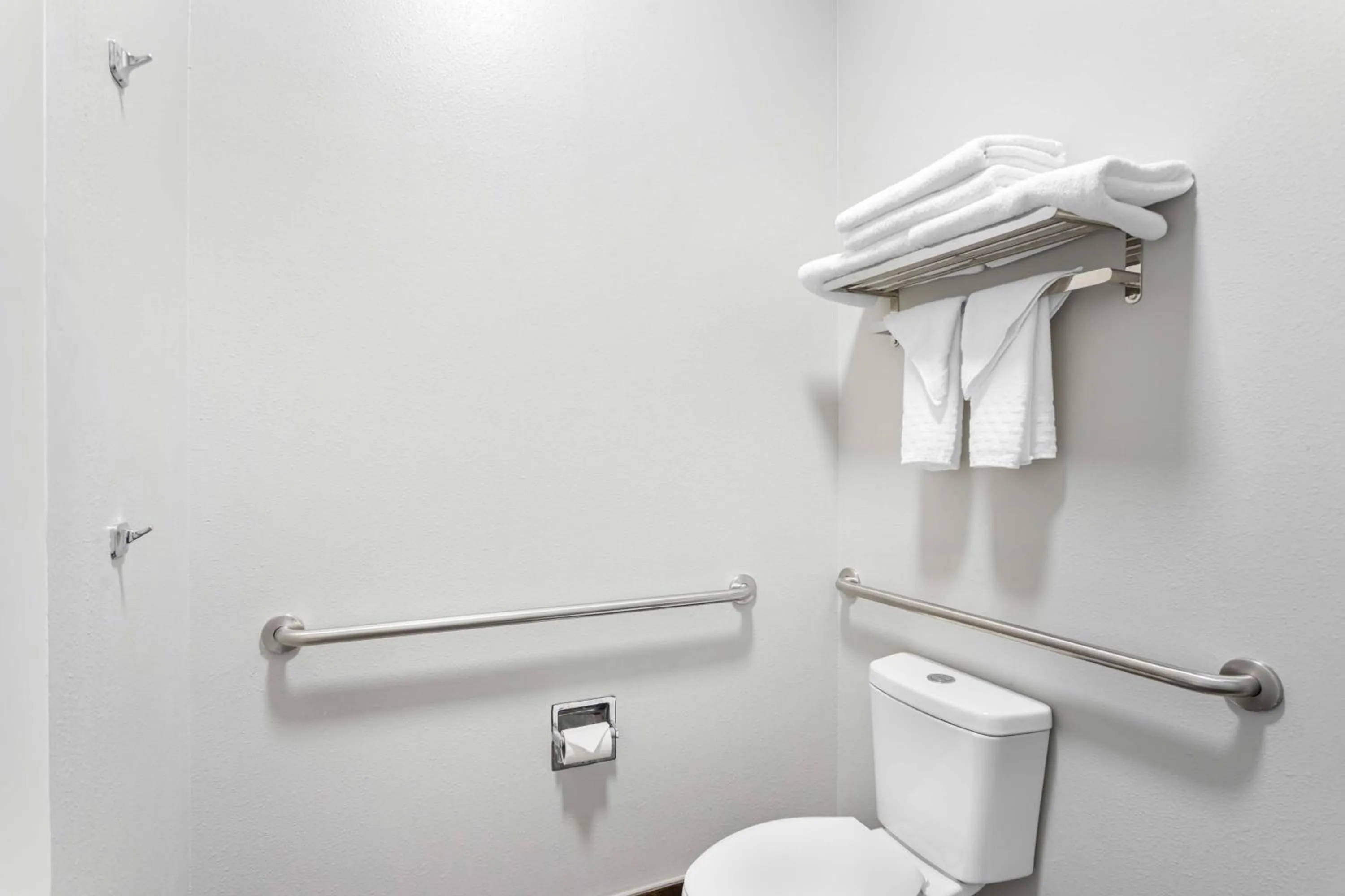 Bathroom in Best Western Chambersburg