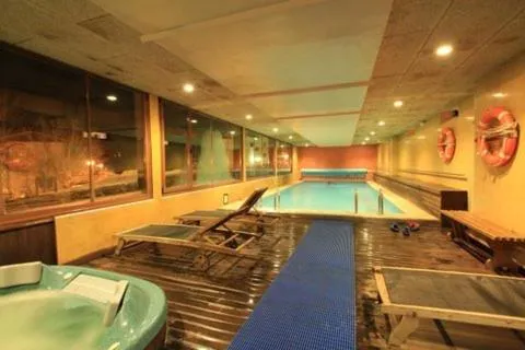 Spa and wellness centre/facilities in Aparthotel Sarrato