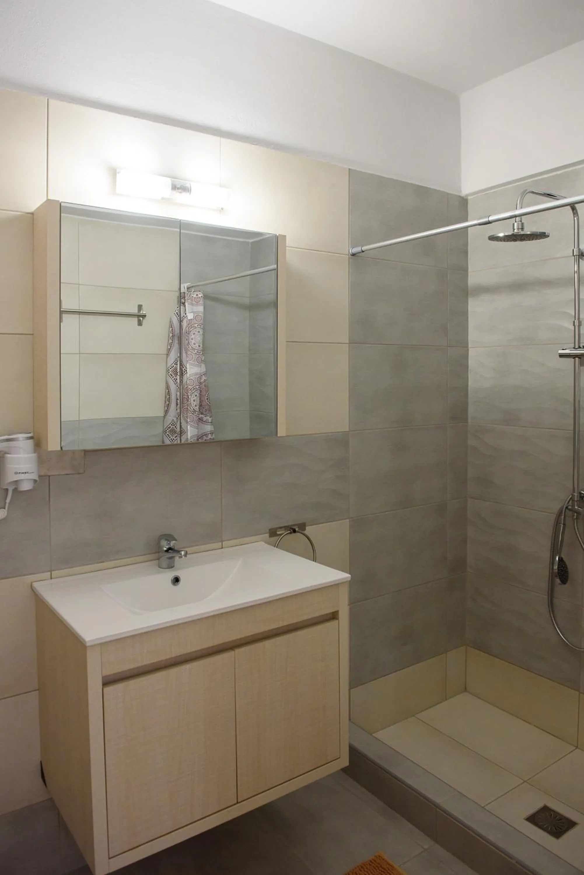 Artemissoula near airport