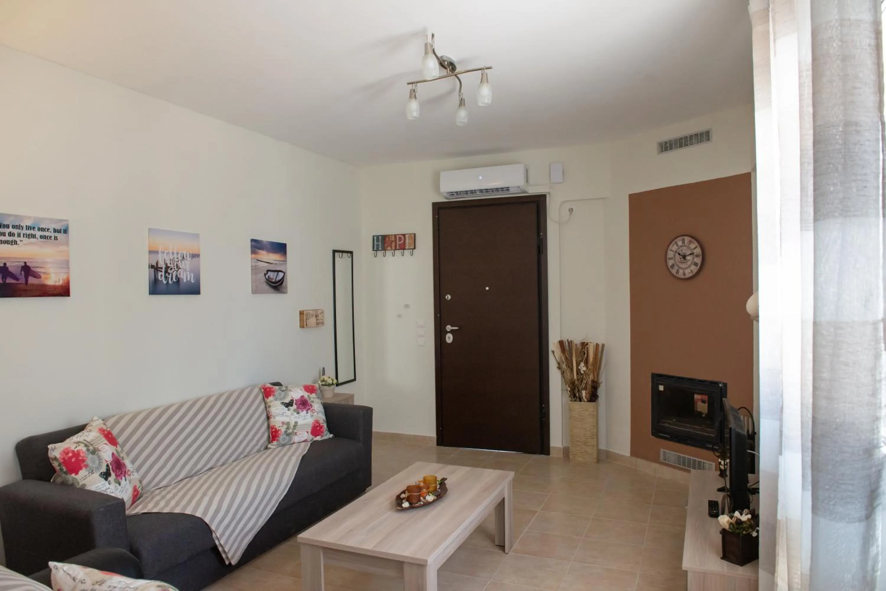 Living room in Artemissoula near airport