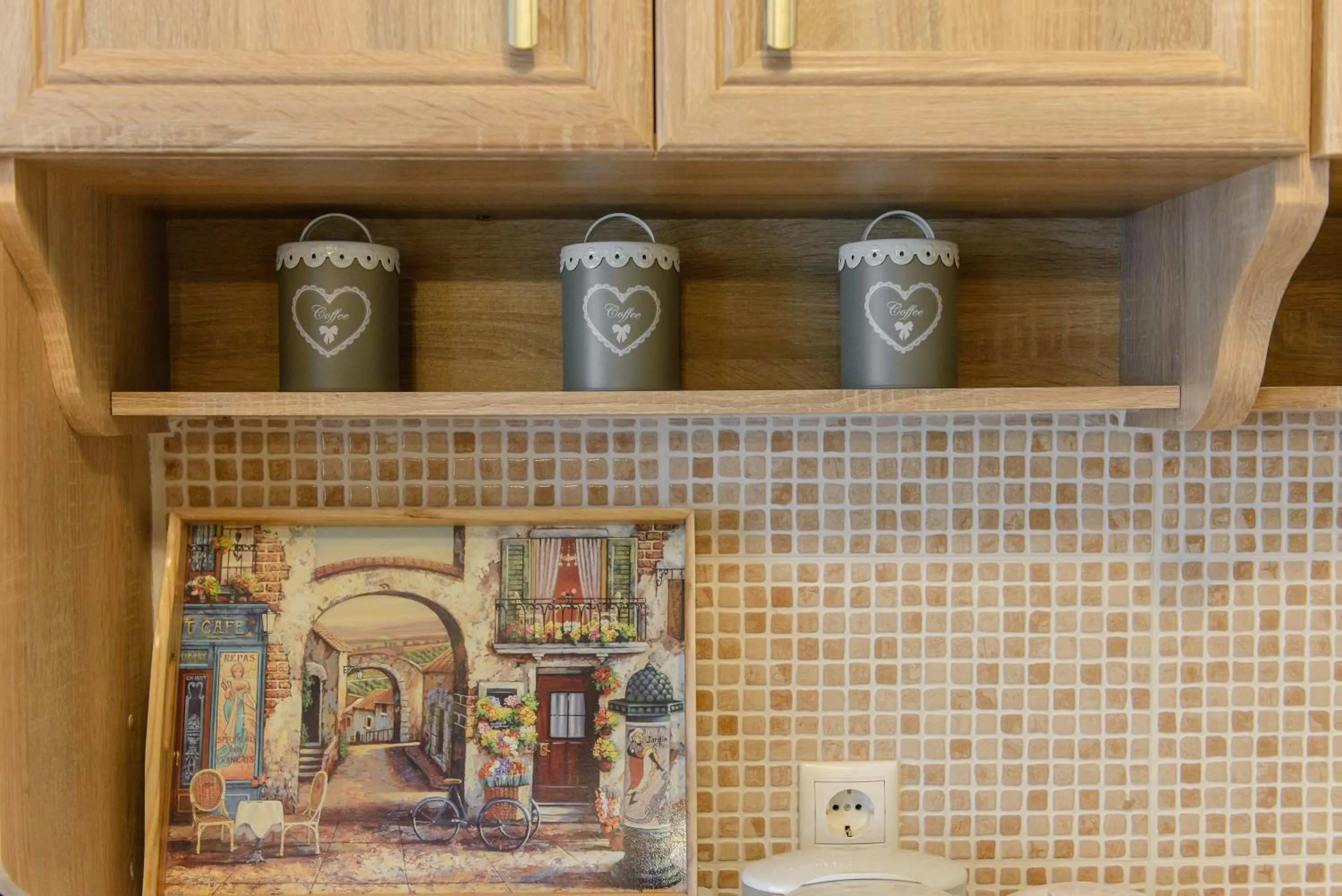 Decorative detail in Artemissoula near airport