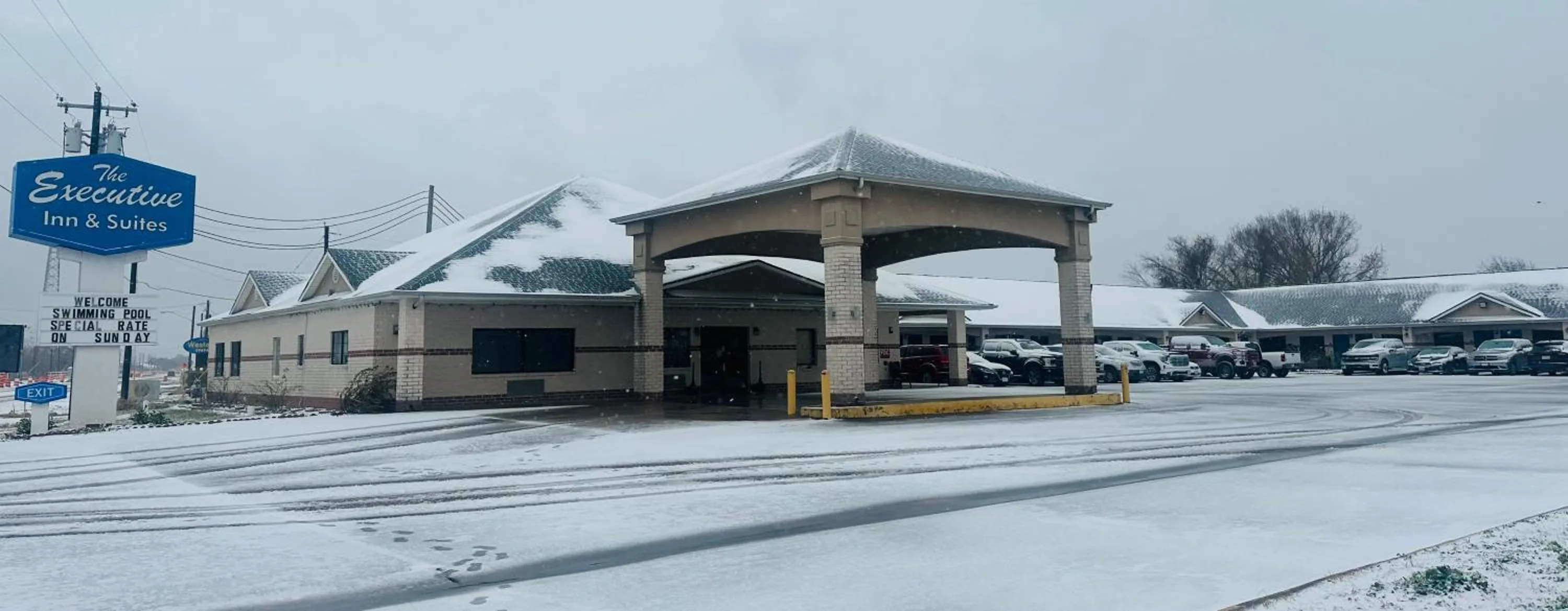 Property building in Executive Inn & Suites West Columbia