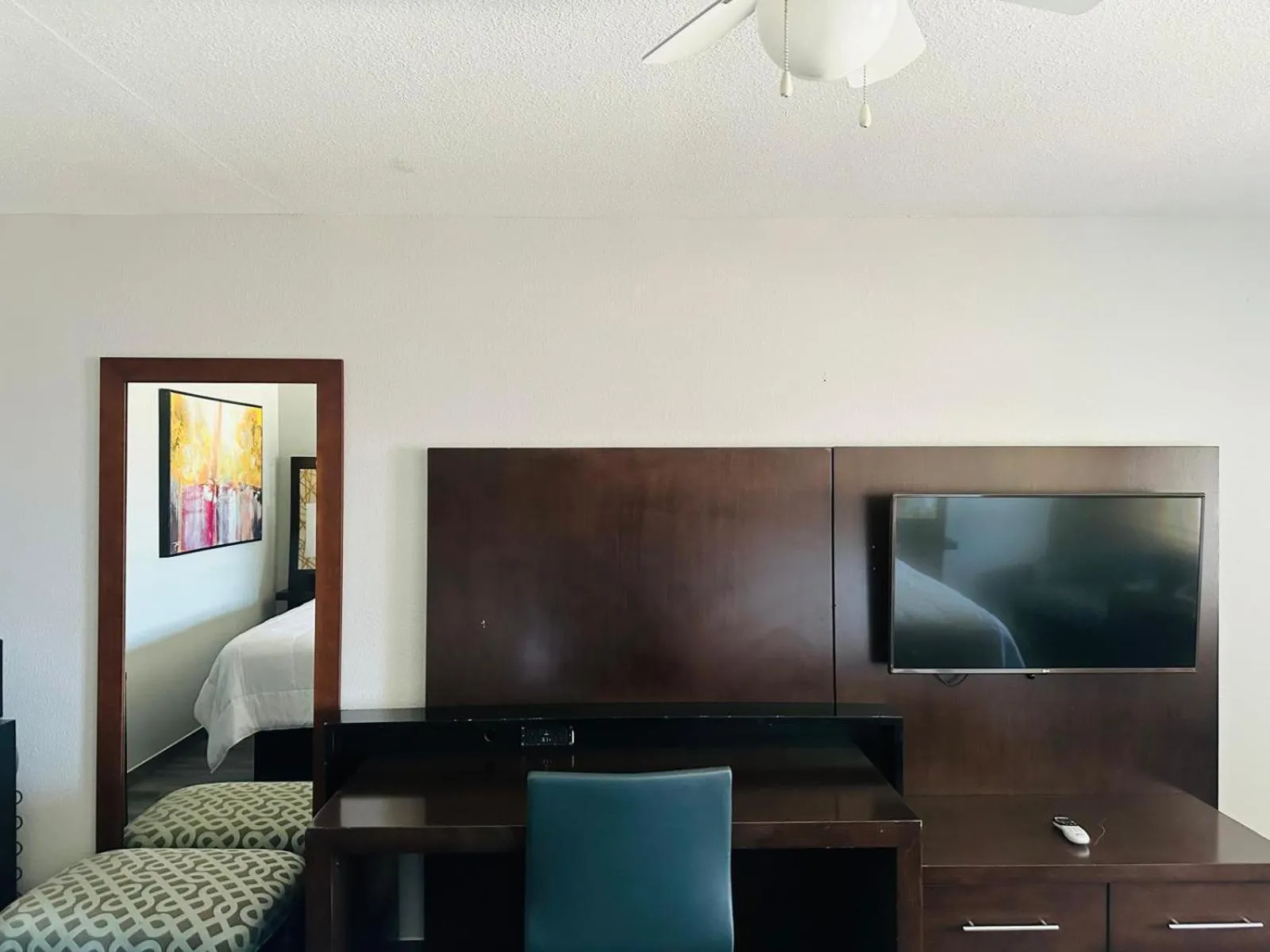 Entertainment in Executive Inn & Suites West Columbia