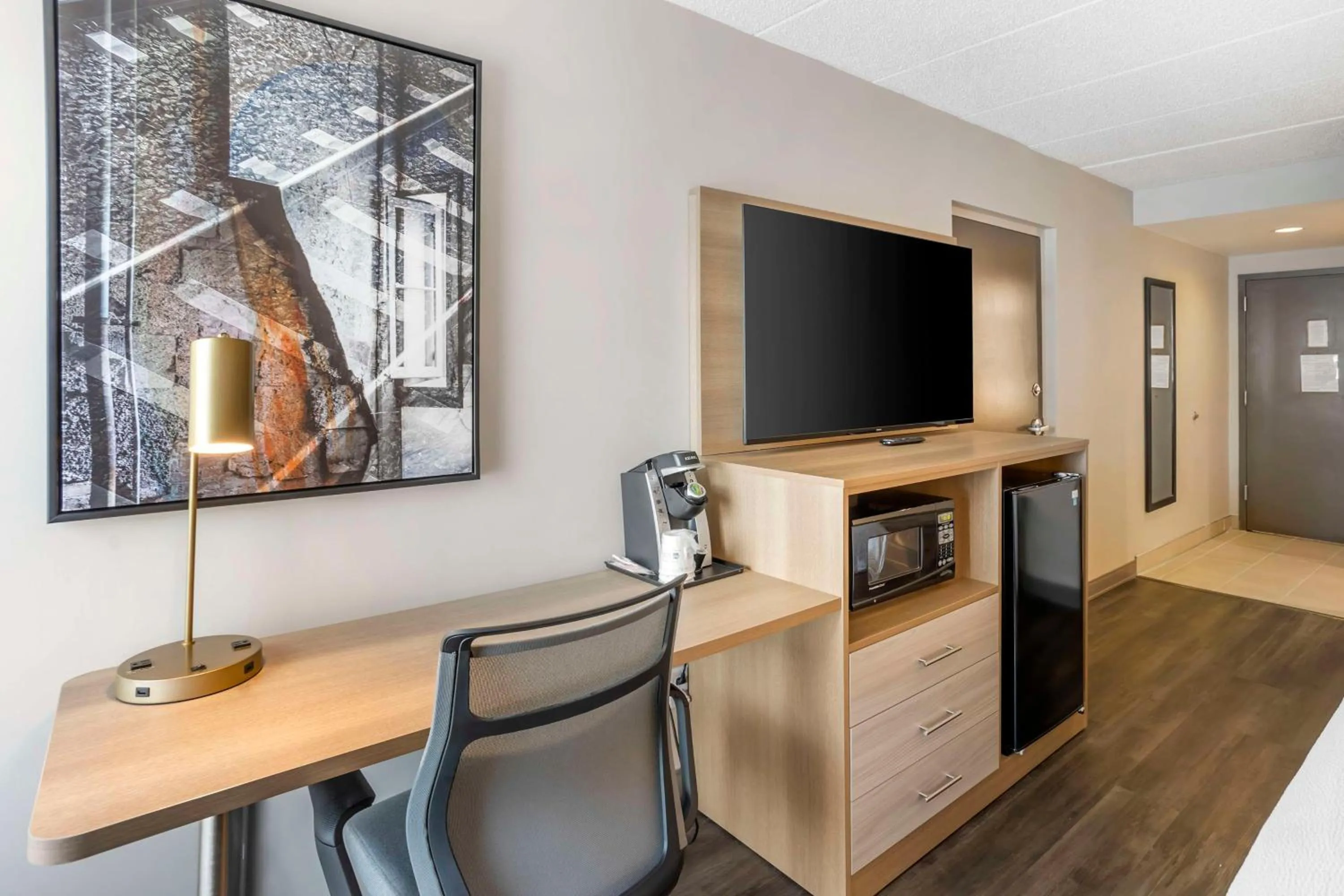 Bedroom in Best Western Plus Heritage Rail Inn & Suites