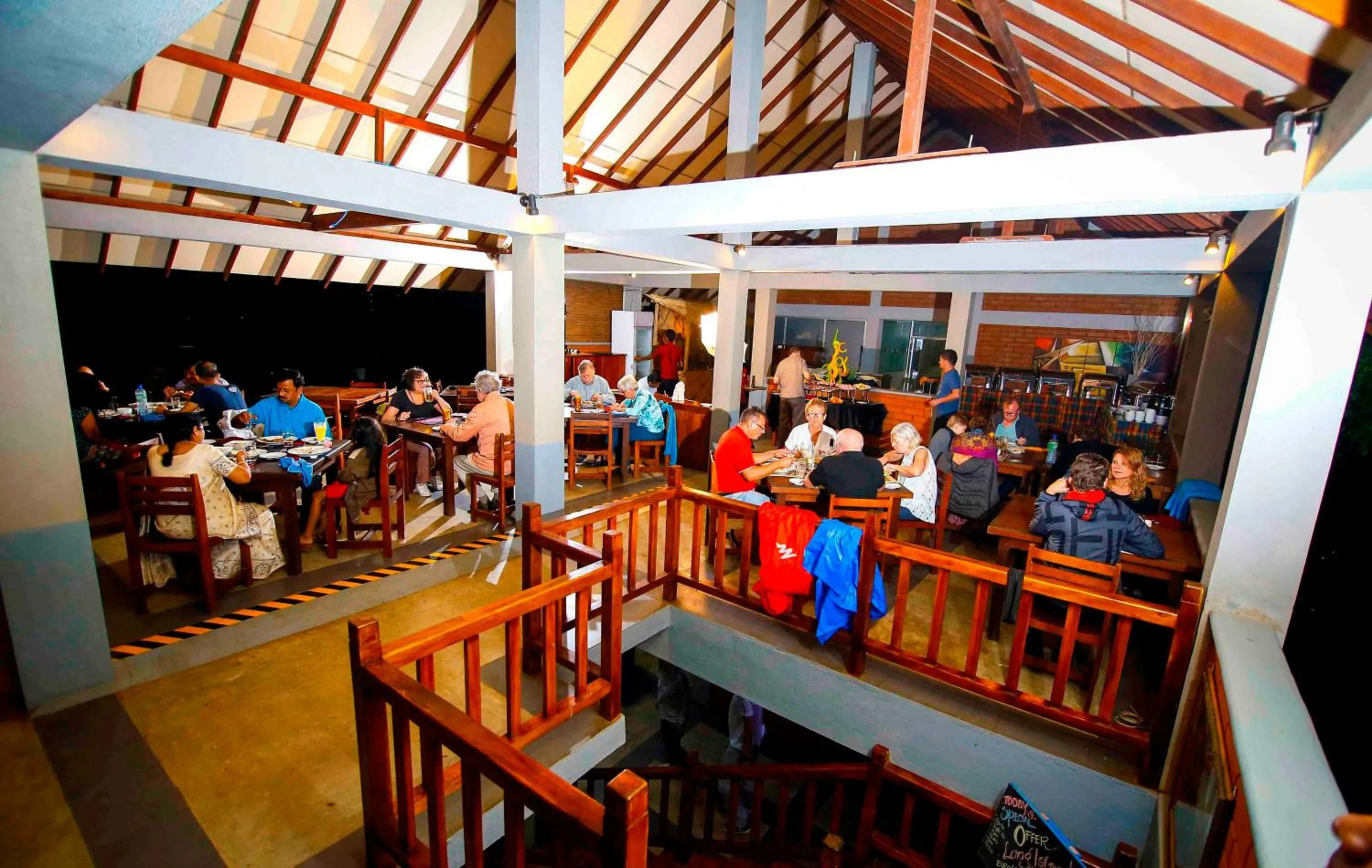 Restaurant/places to eat in Elephas Resort & Spa