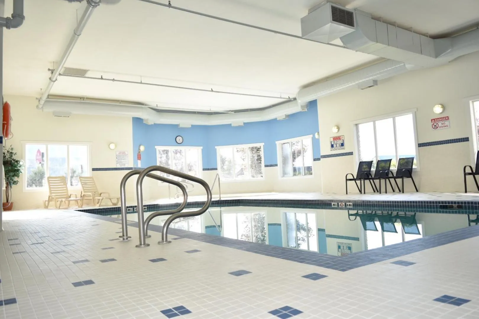 Swimming pool in Ramada Golden