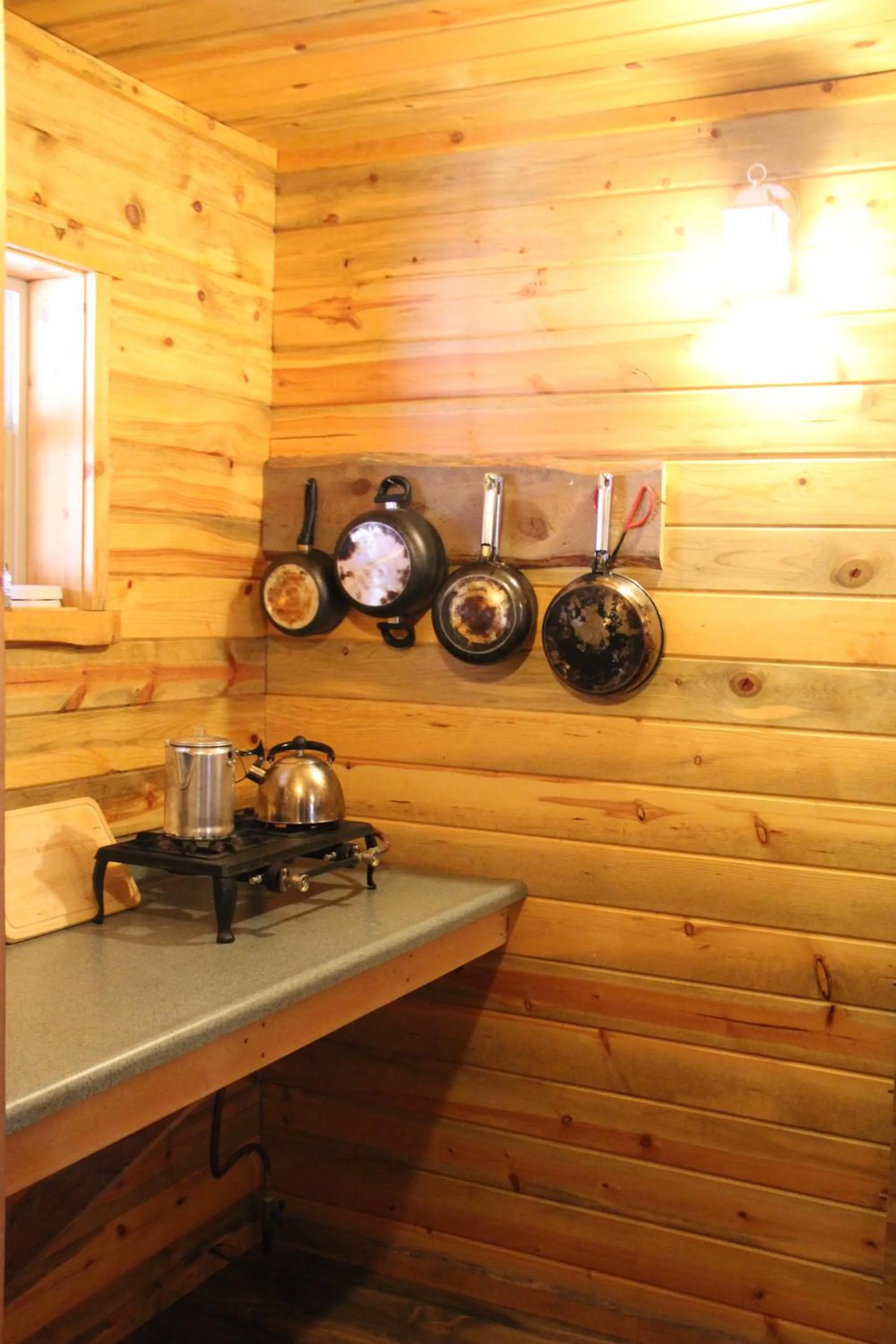 Kitchen or kitchenette in Sugar Loaf Lodge & Cabins