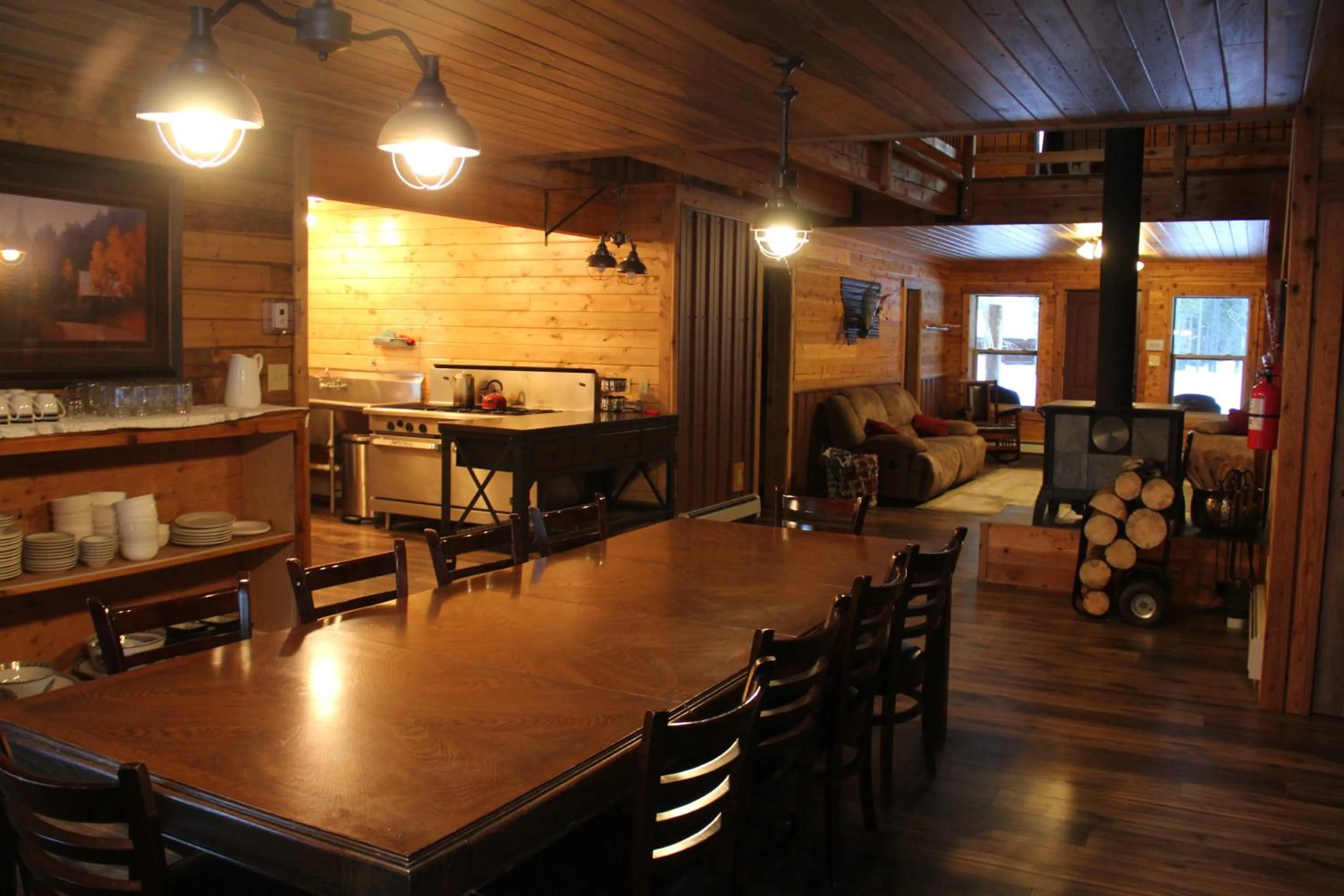 Dining area in Sugar Loaf Lodge & Cabins