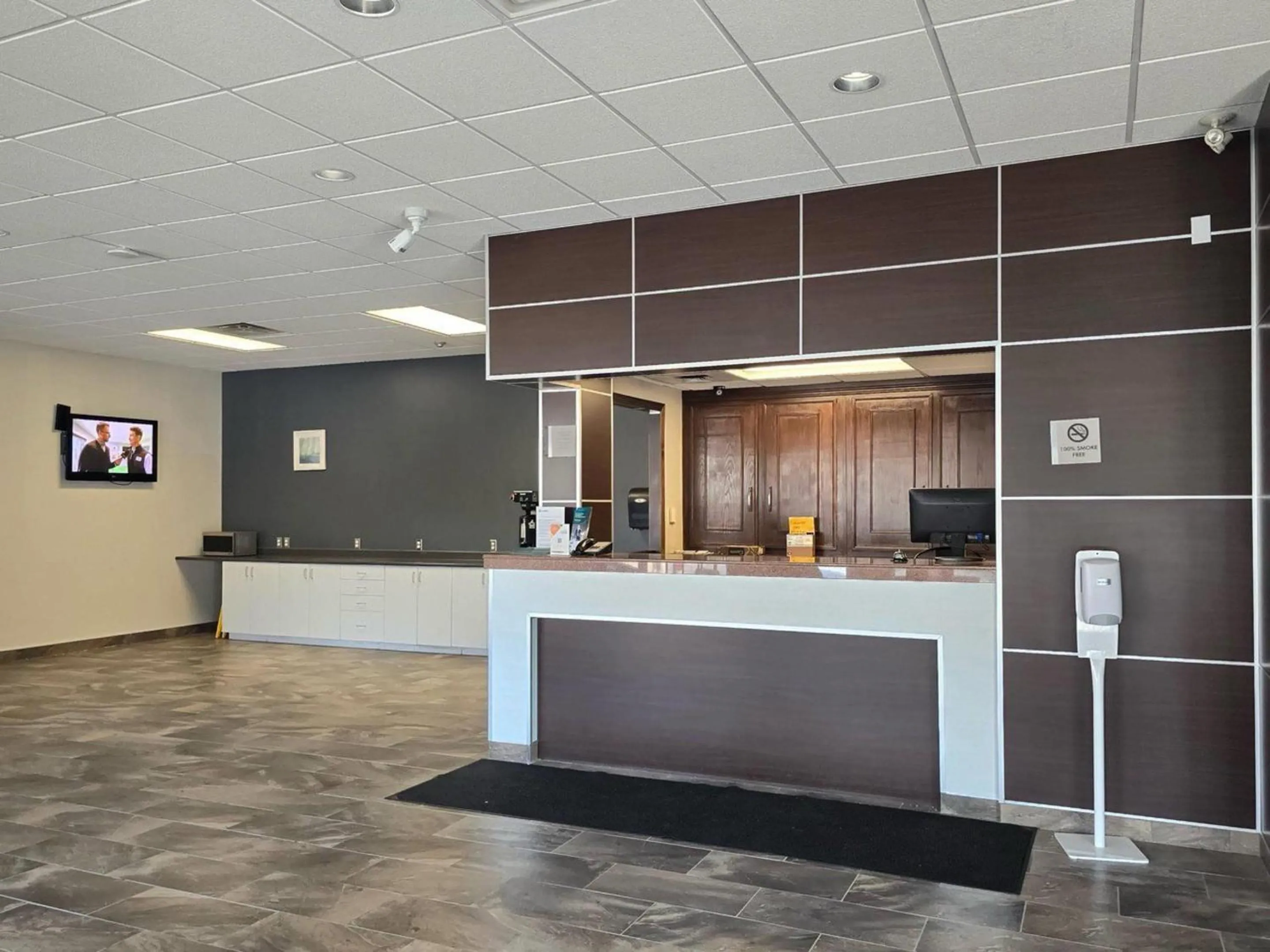 Lobby or reception in Rodeway Inn