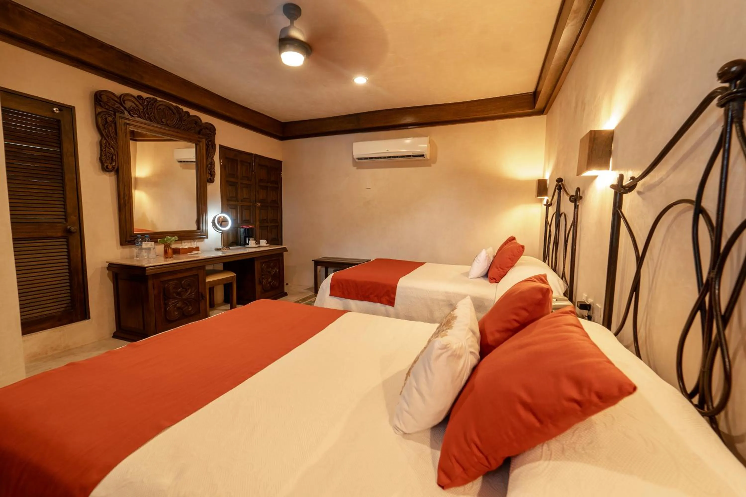 Bedroom, Bed in Hotel Meson del Marques