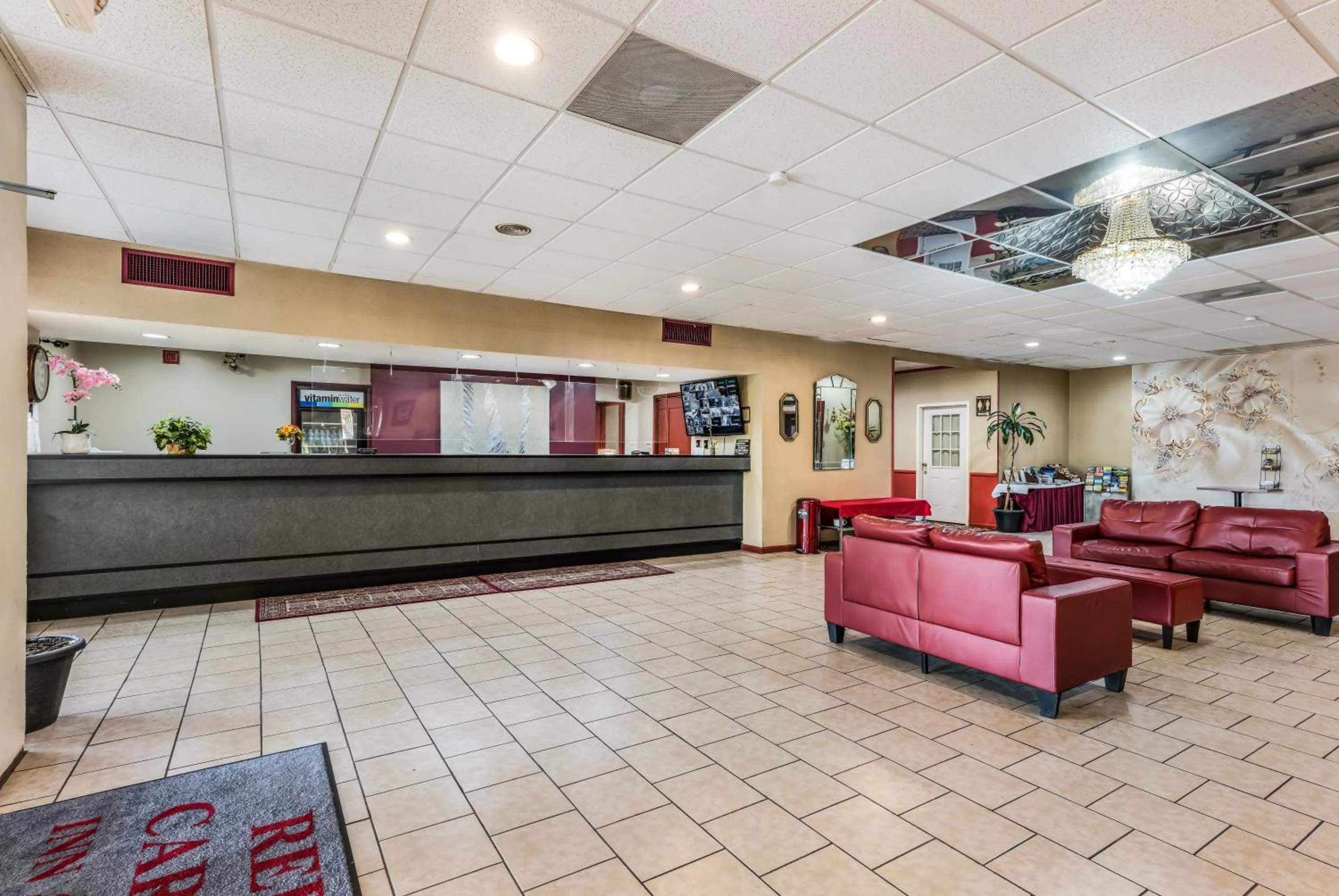 Lobby or reception in Red Carpet Inn & Suites