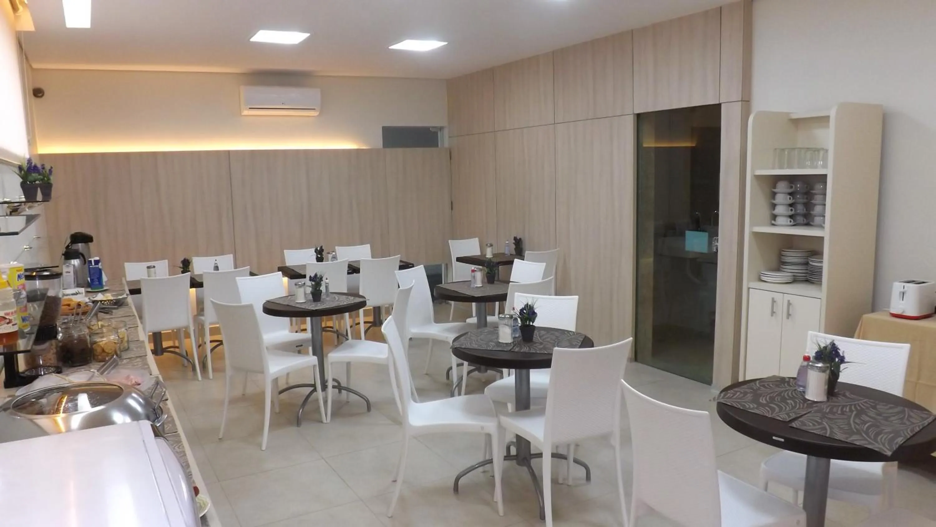 Dining area in Hotel Marajó