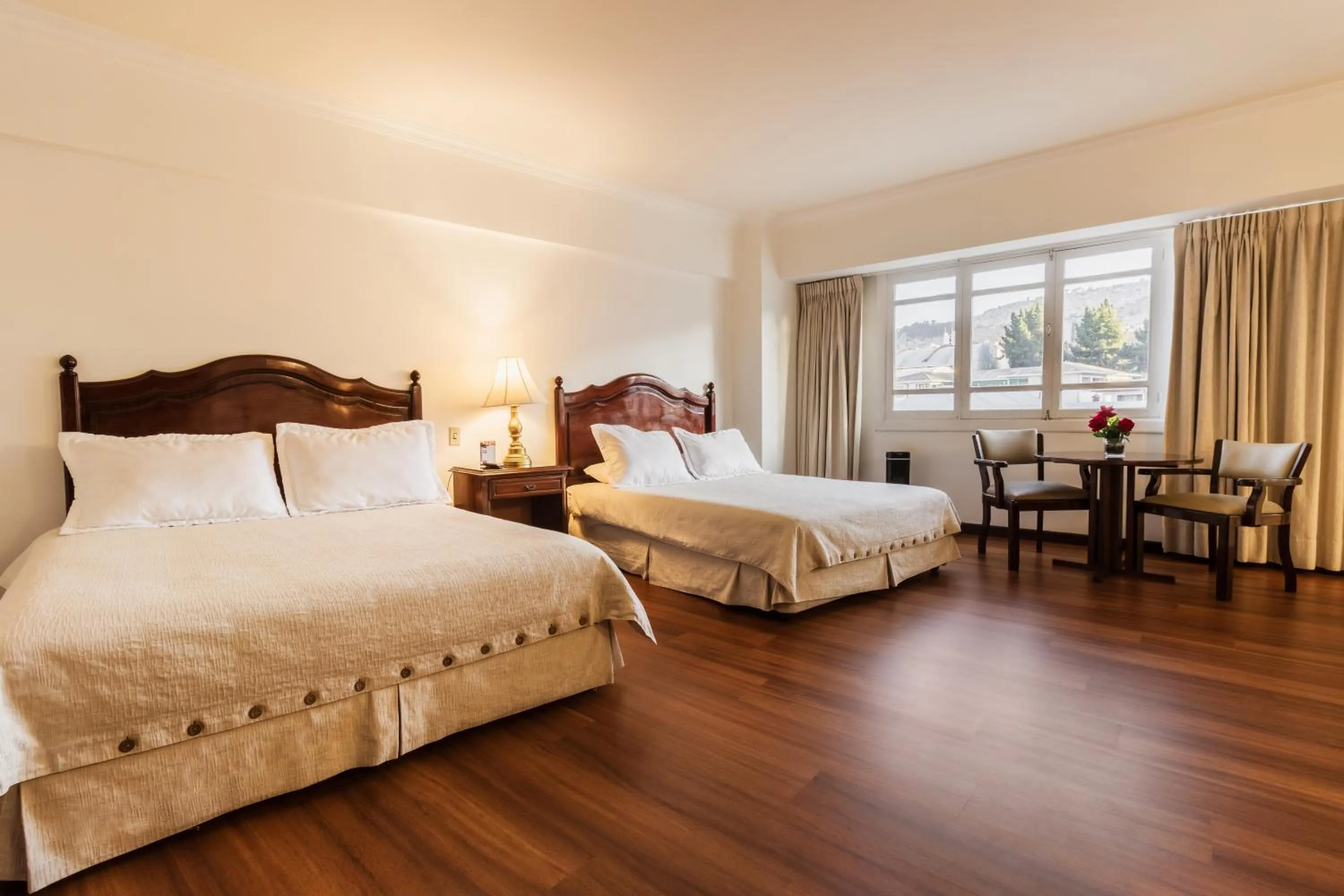 Bedroom, Bed in El Rey Palace Hotel