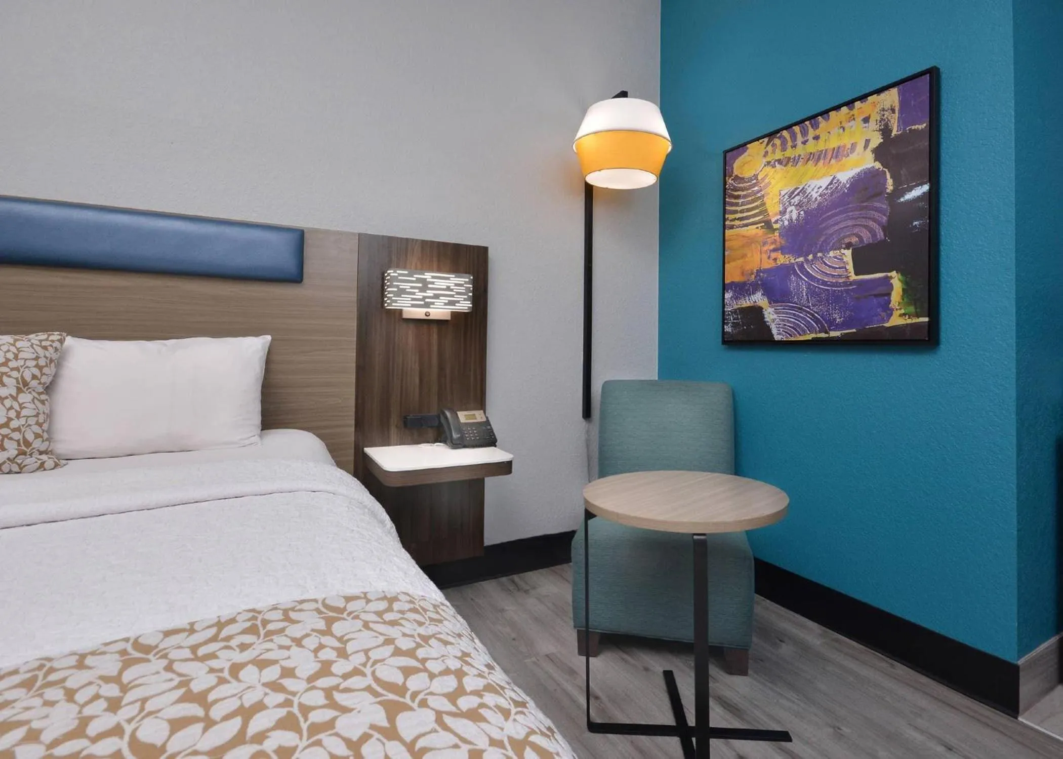 Bedroom, Bed in Brookstone Lodge near Biltmore Village, an Ascend Collection Hotel