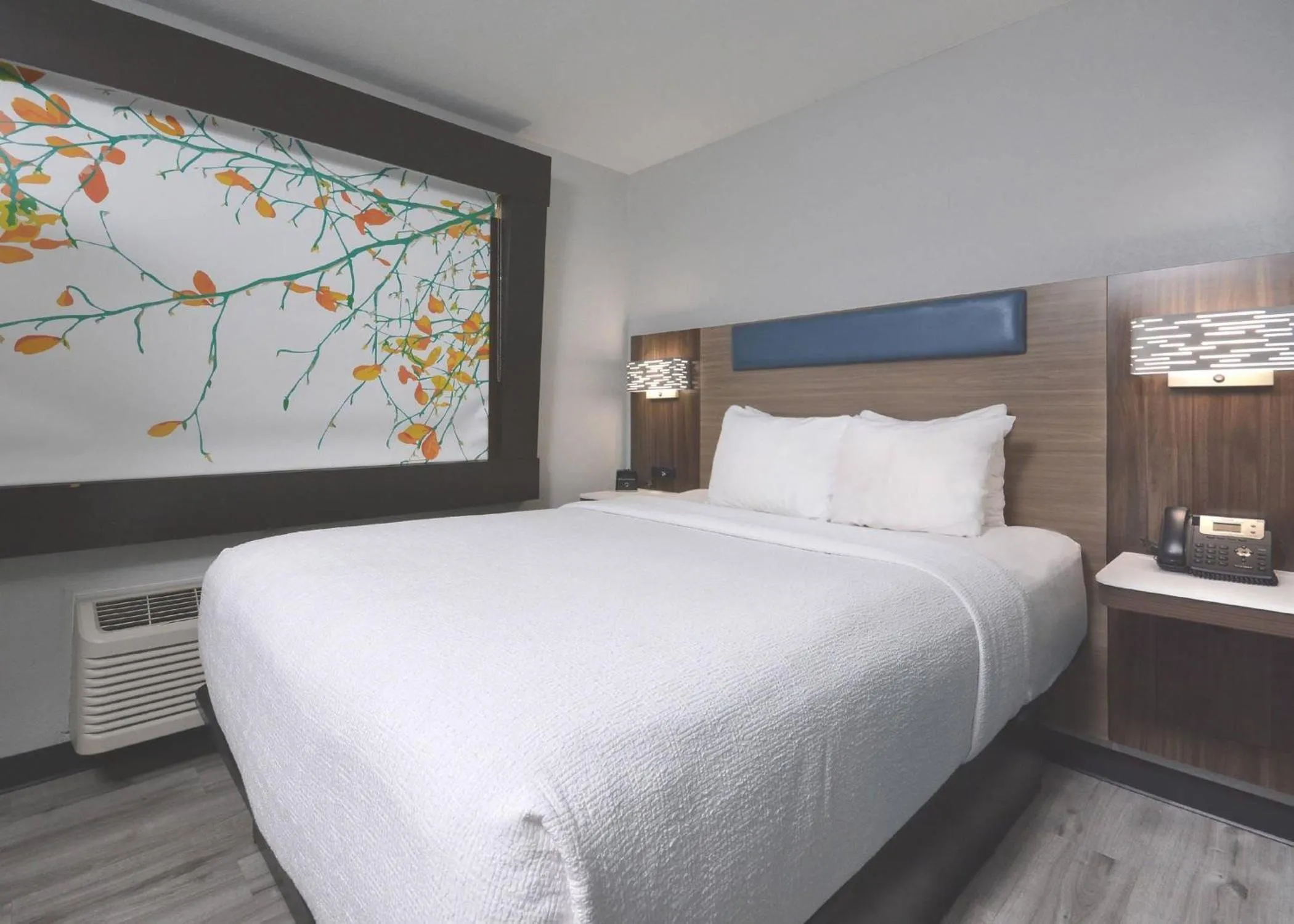 Bedroom, Bed in Brookstone Lodge near Biltmore Village, an Ascend Collection Hotel