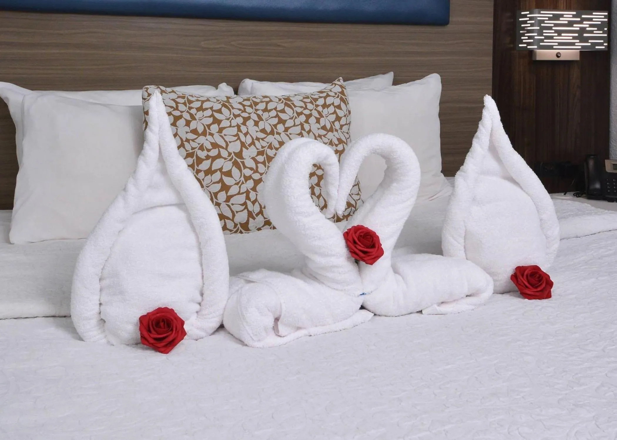 Bedroom, Bed in Brookstone Lodge near Biltmore Village, an Ascend Collection Hotel