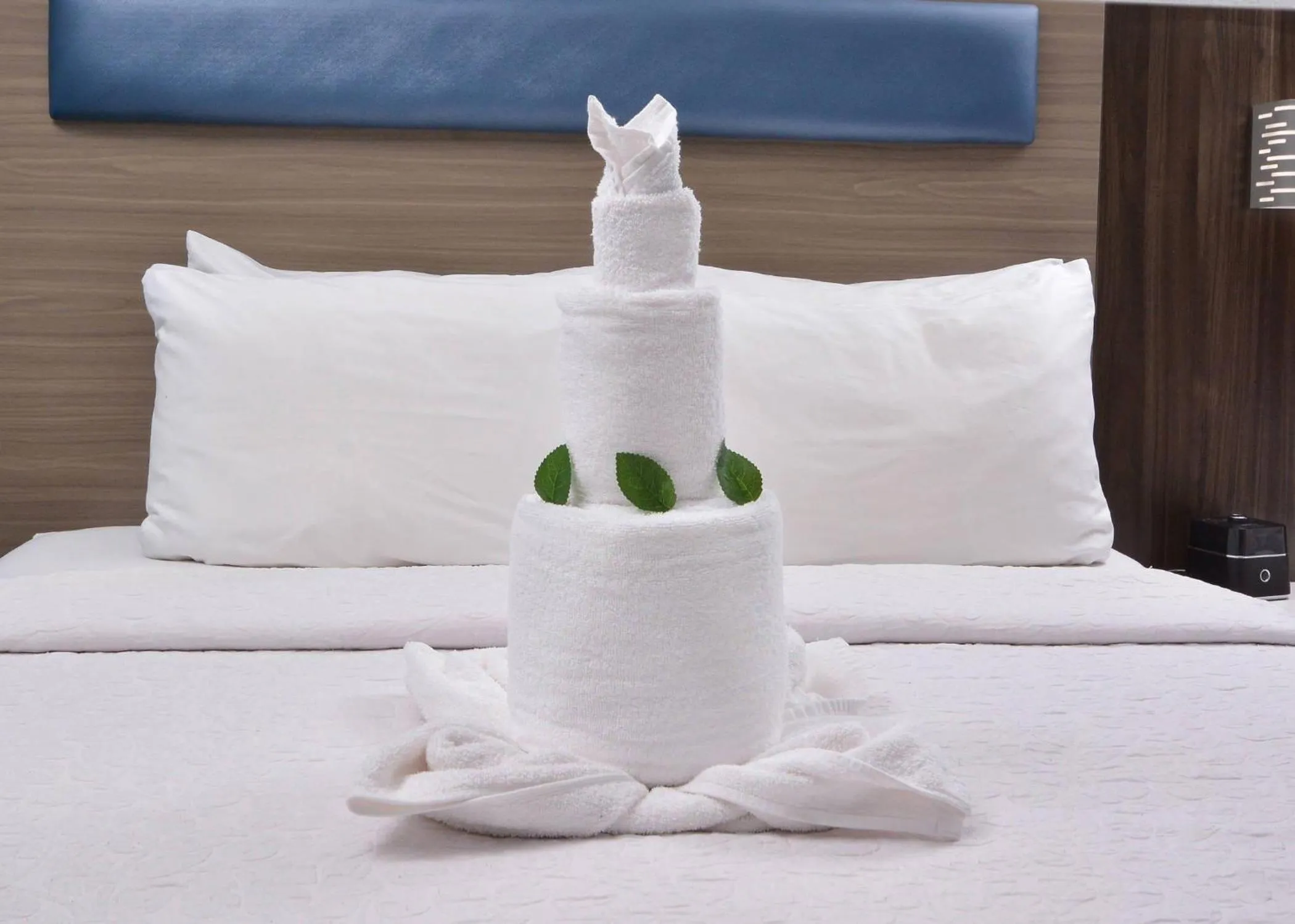 Bedroom, Bed in Brookstone Lodge near Biltmore Village, an Ascend Collection Hotel