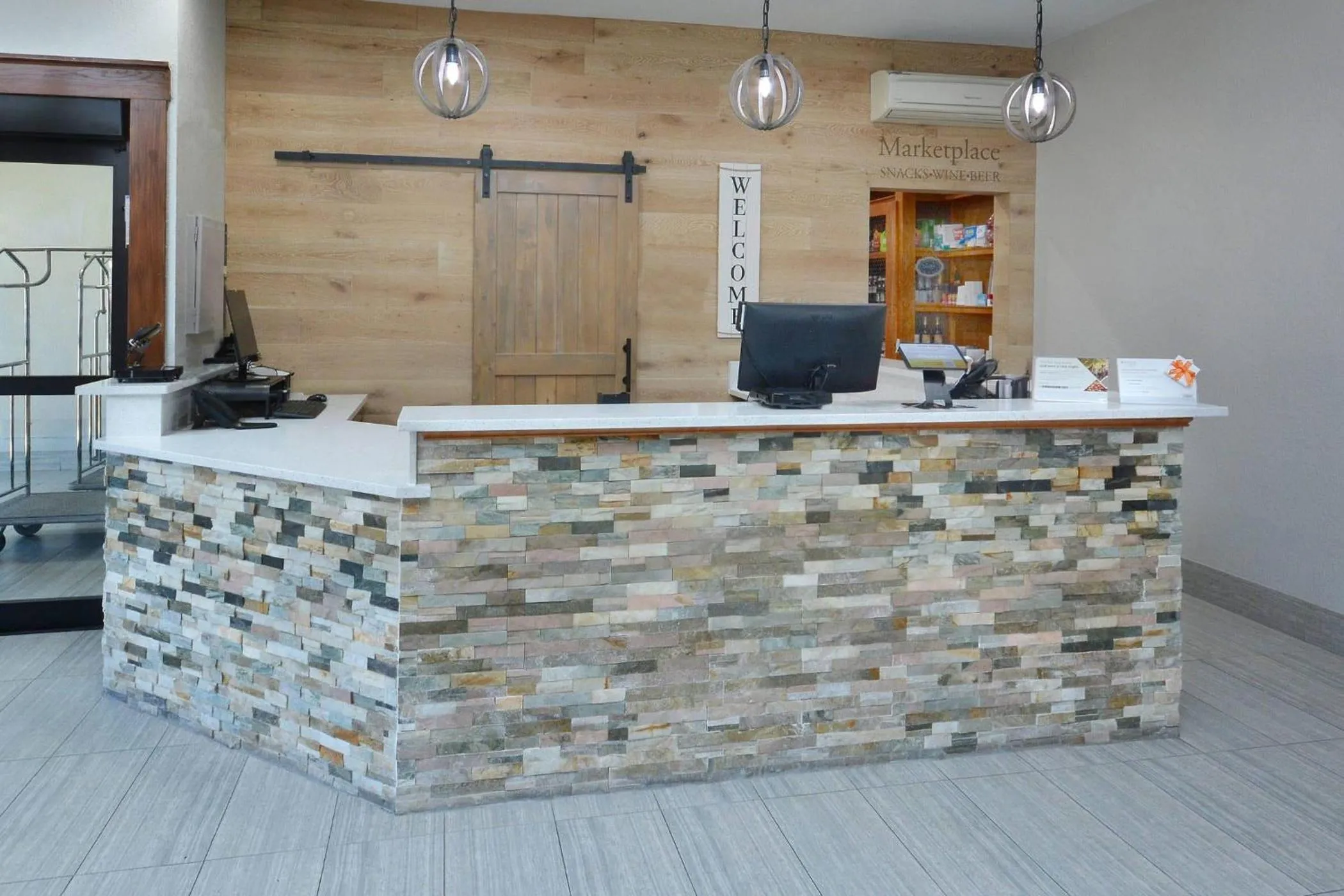 Lobby or reception in Brookstone Lodge near Biltmore Village, an Ascend Collection Hotel