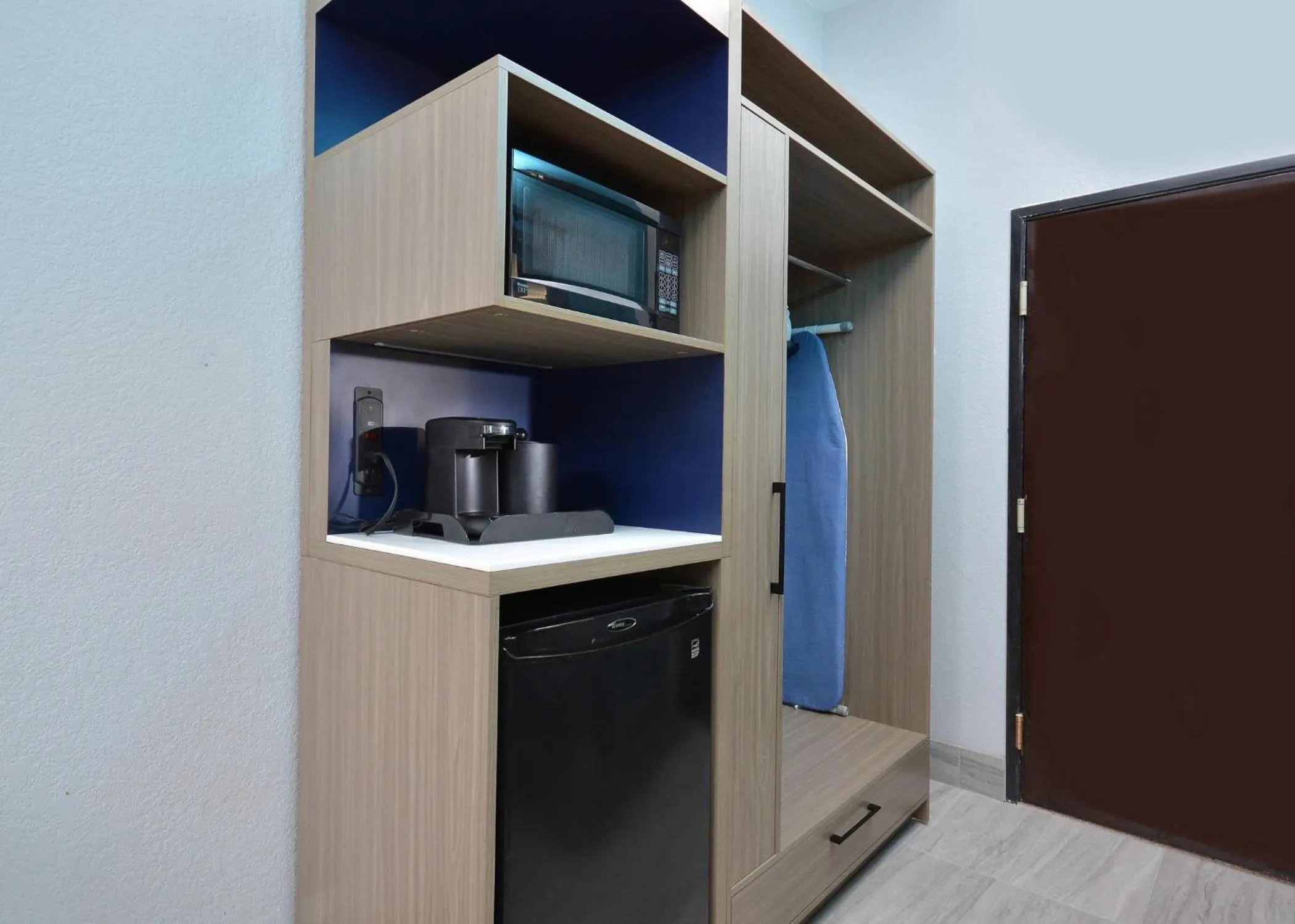 Bedroom in Brookstone Lodge near Biltmore Village, an Ascend Collection Hotel