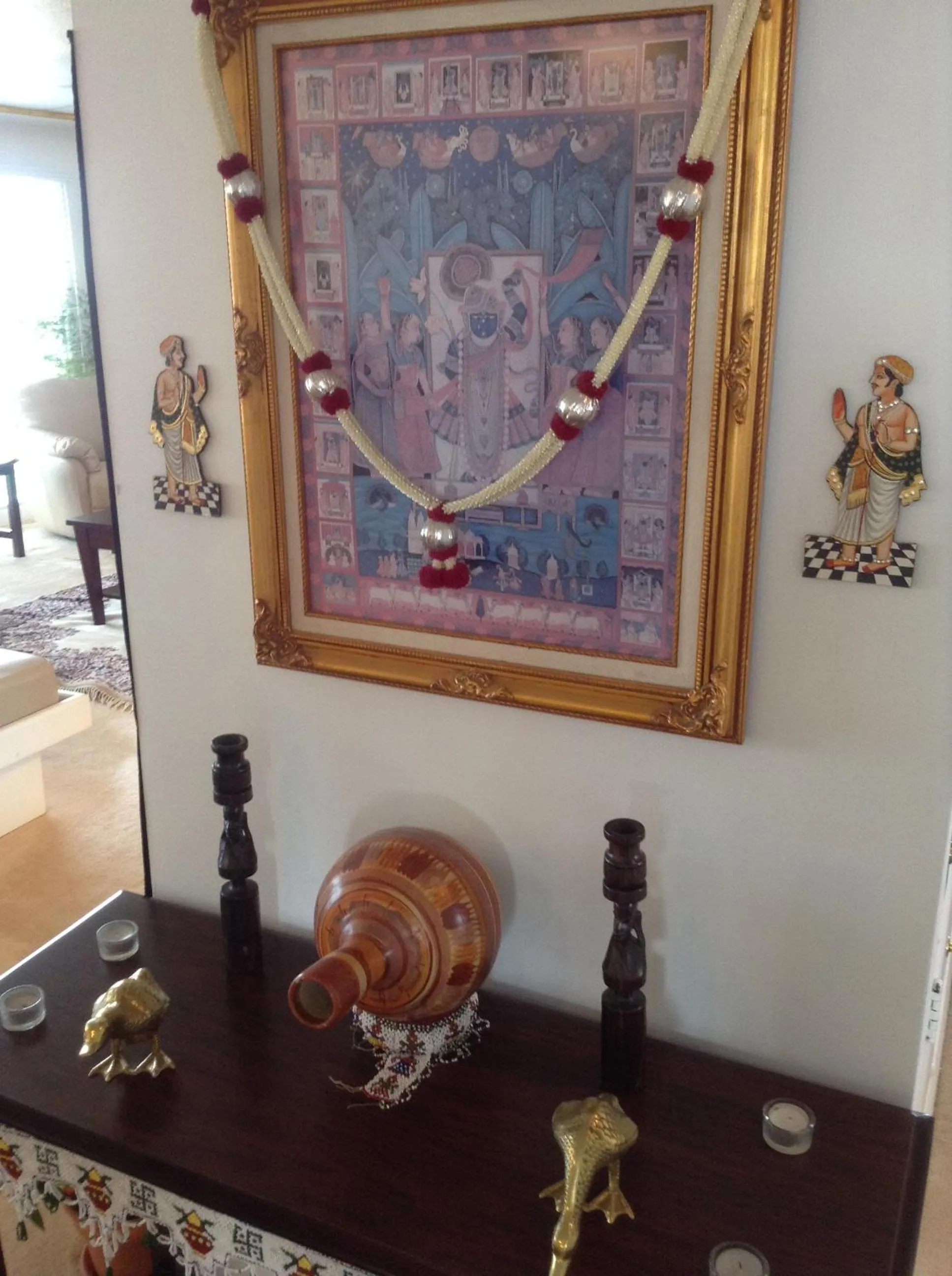 Decorative detail in Plaza Inn