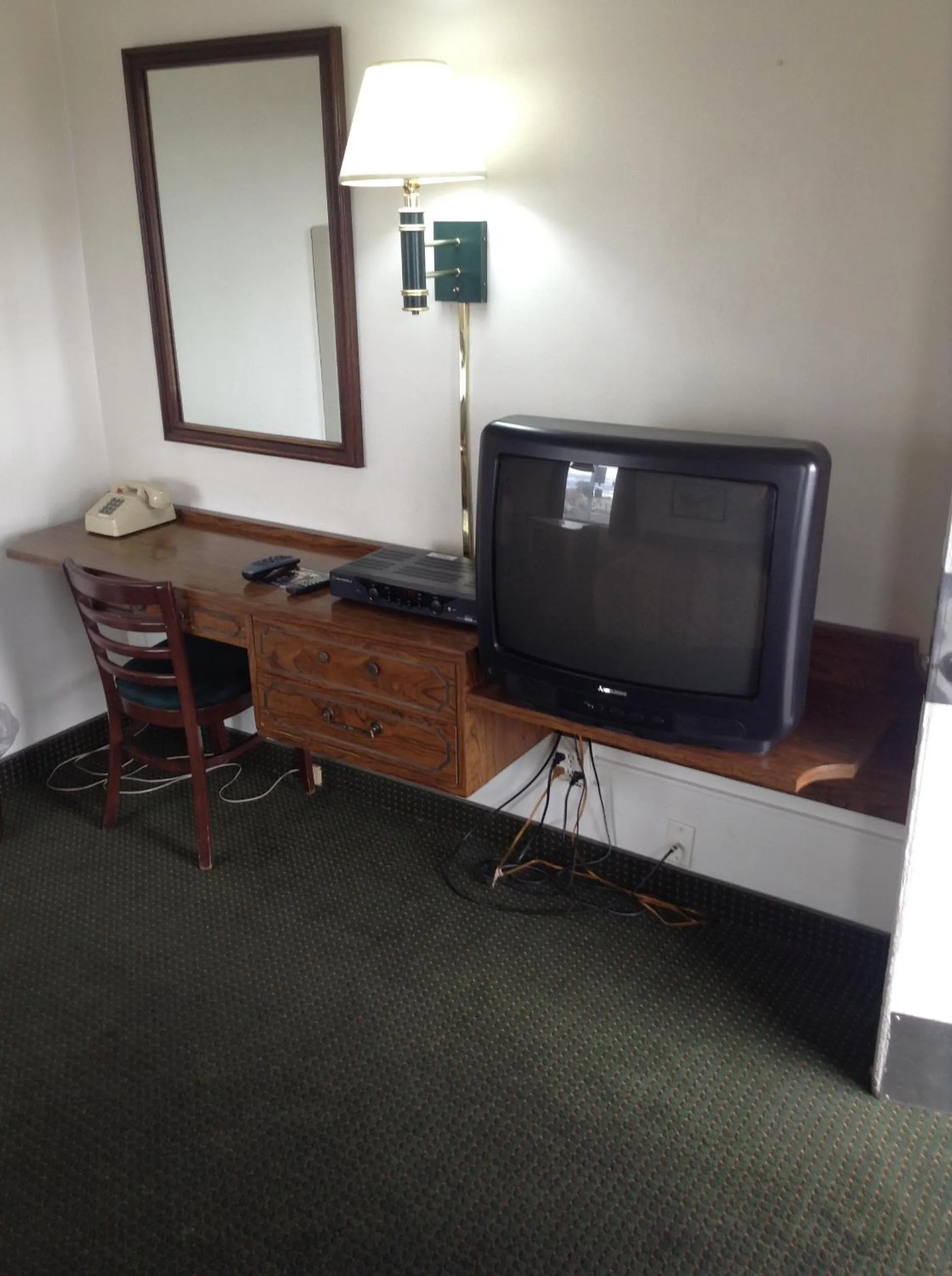 TV and multimedia in Plaza Inn