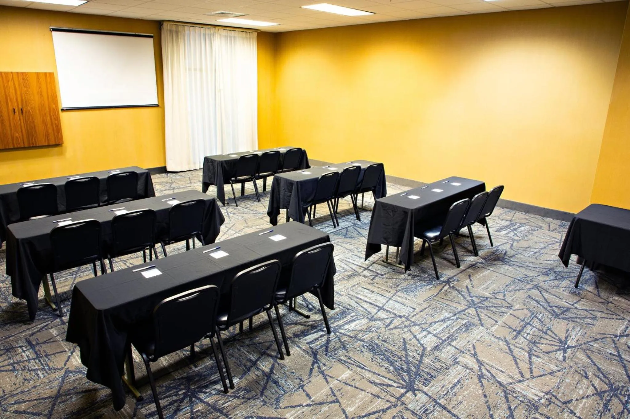 Meeting/conference room in Holiday Inn Express & Suites Harrisburg West