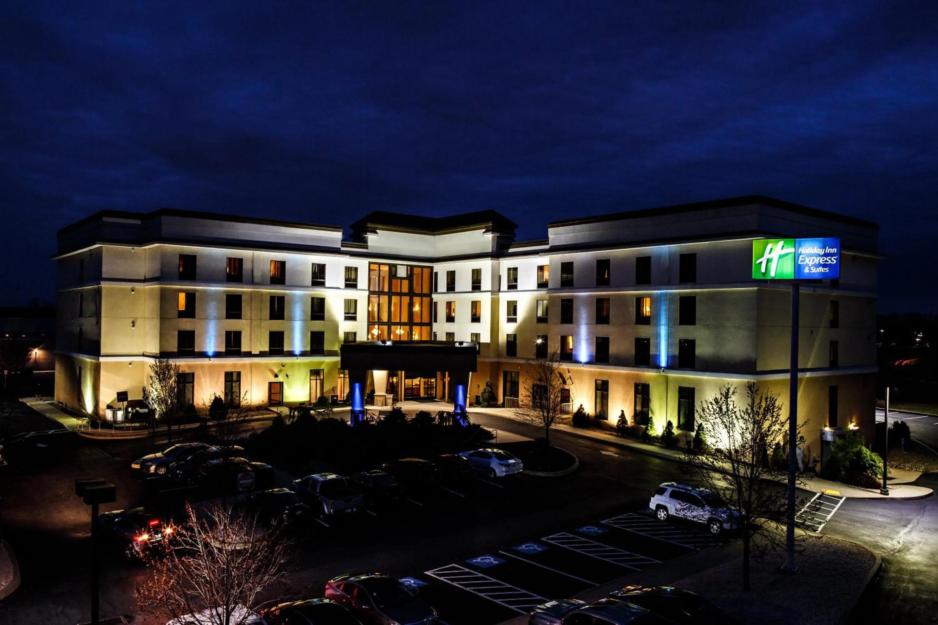 Property building in Holiday Inn Express & Suites Harrisburg West