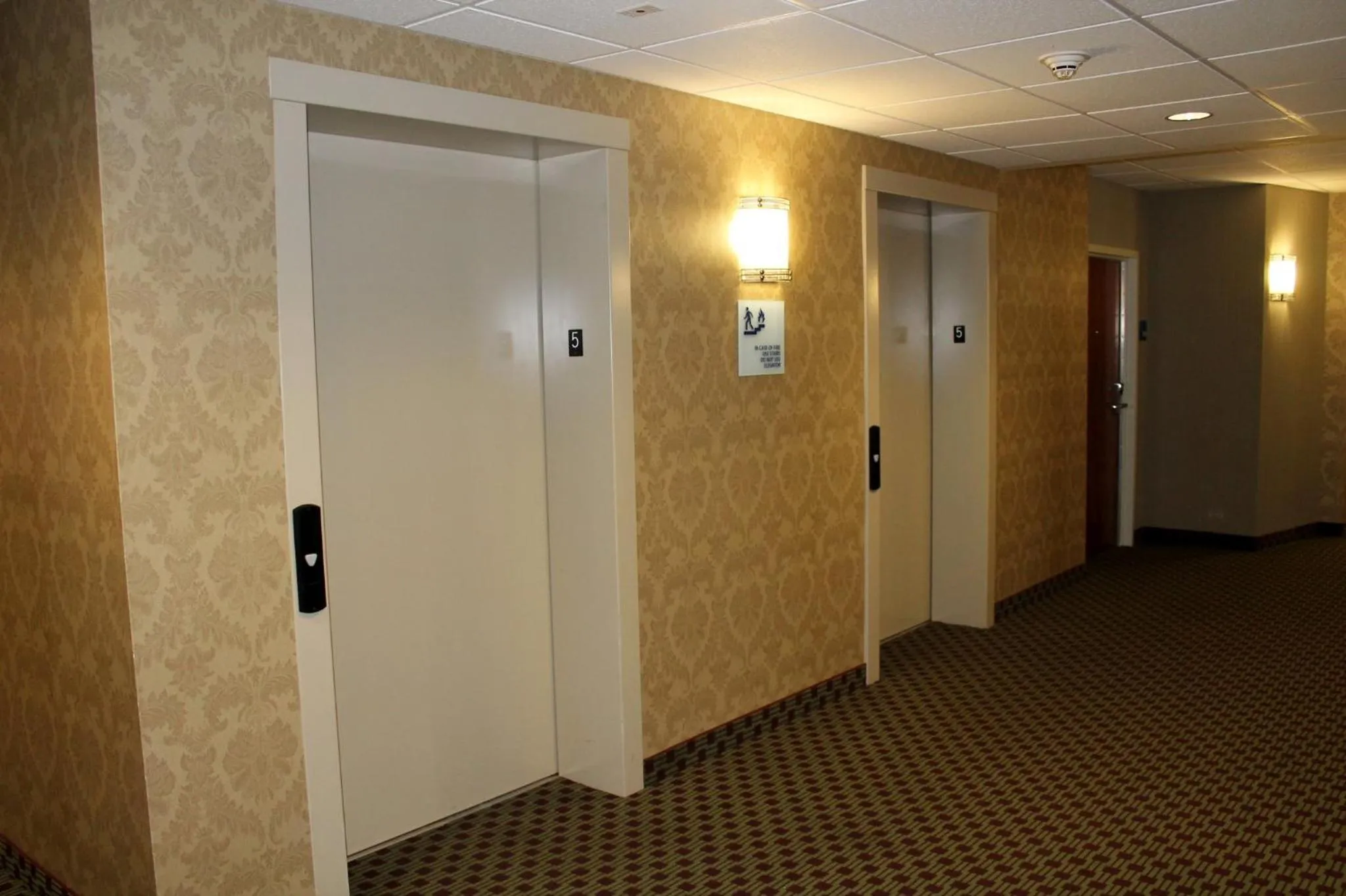 Lobby or reception in Holiday Inn Express & Suites Harrisburg West