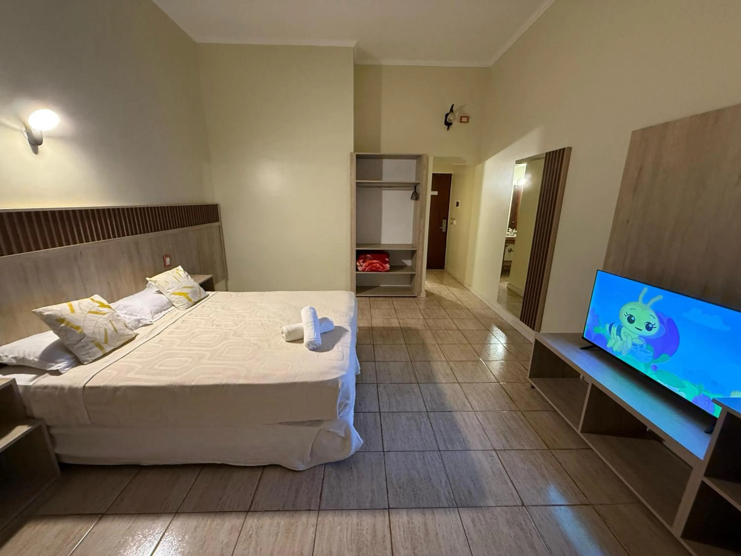 Property building, Bed in Palo Rosa Lodge