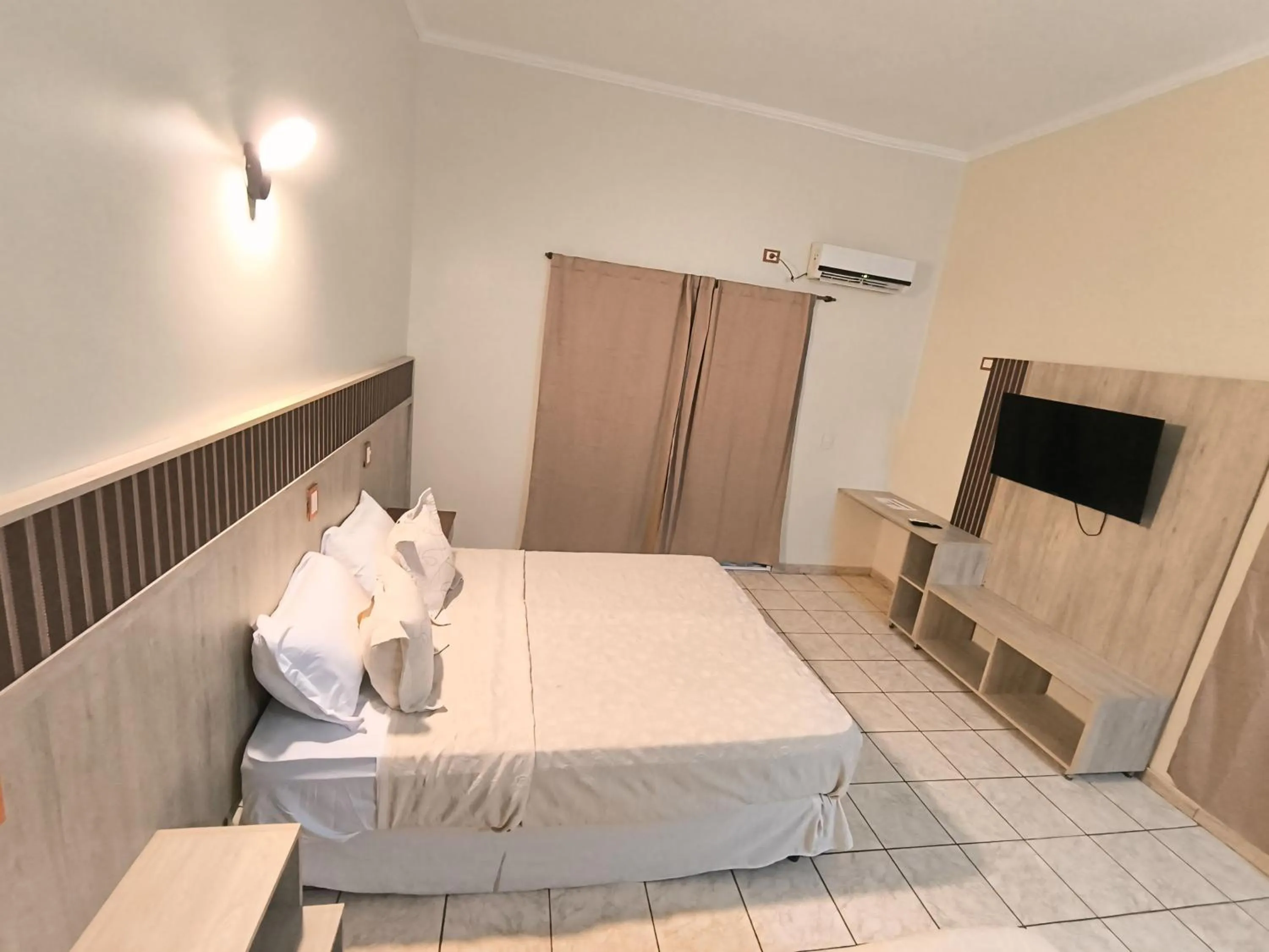 Photo of the whole room, Bed in Palo Rosa Lodge