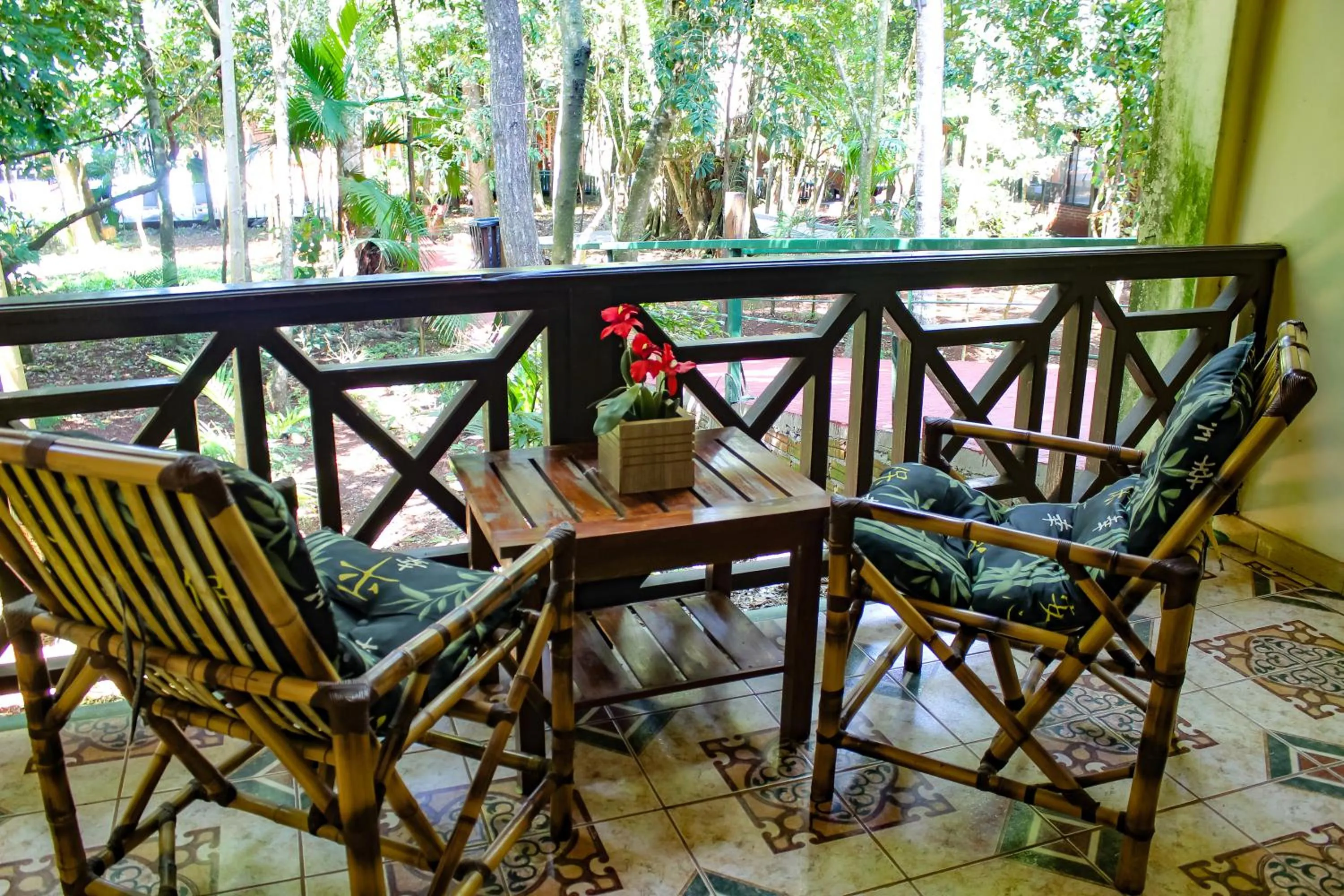 Day in Palo Rosa Lodge