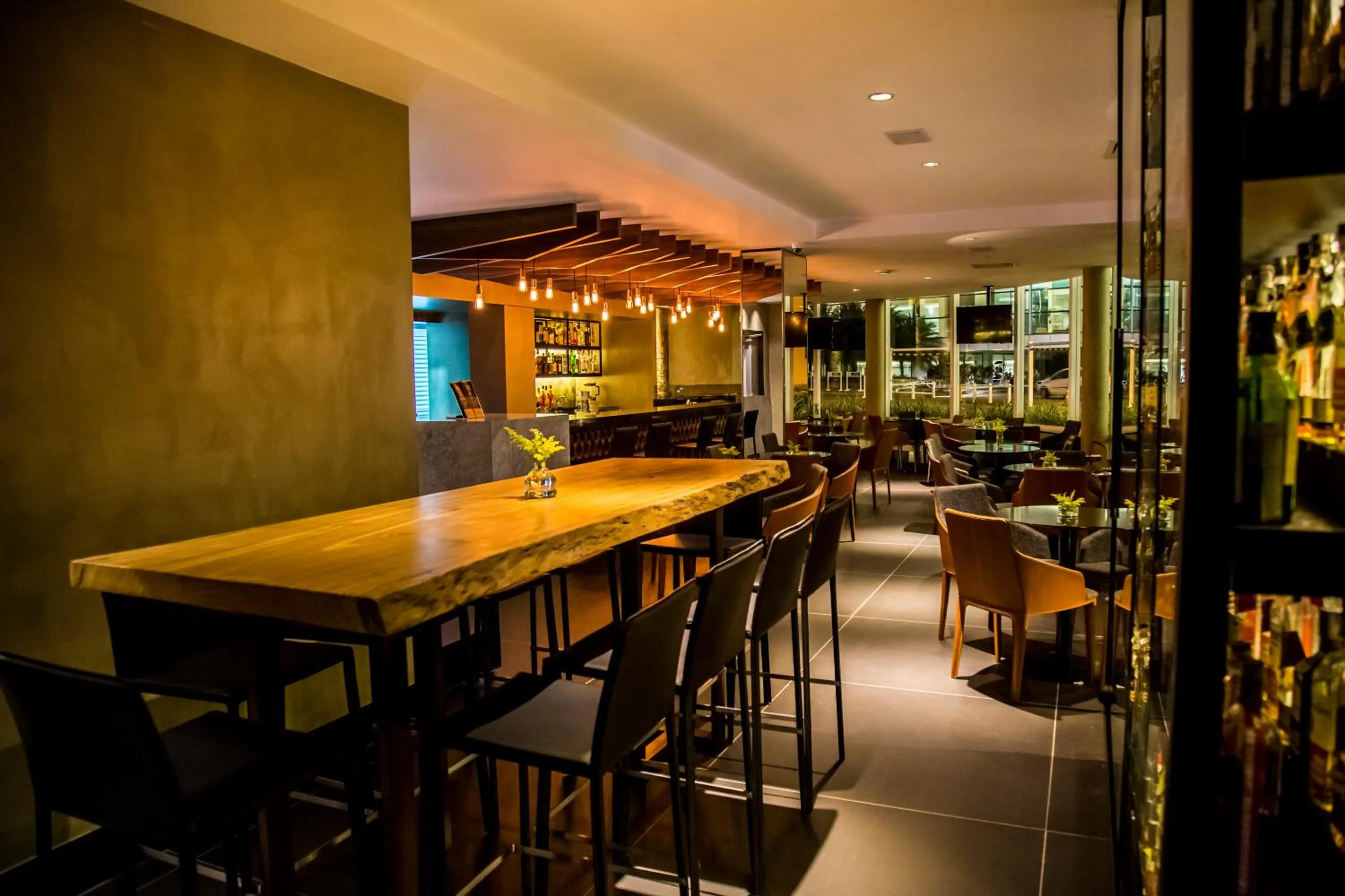 Restaurant/places to eat in Mercure Uberlândia Plaza Shopping